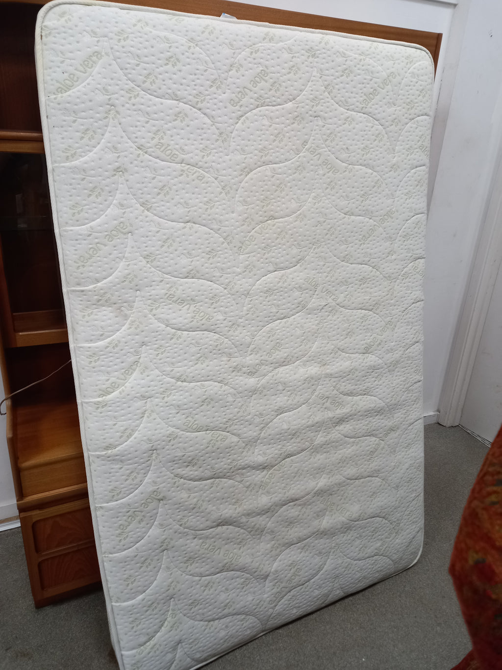 Small Double Bed with Mattress (10072608)