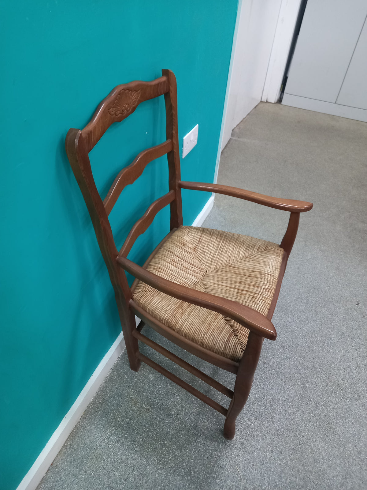 Farmhouse Chair (18092602)
