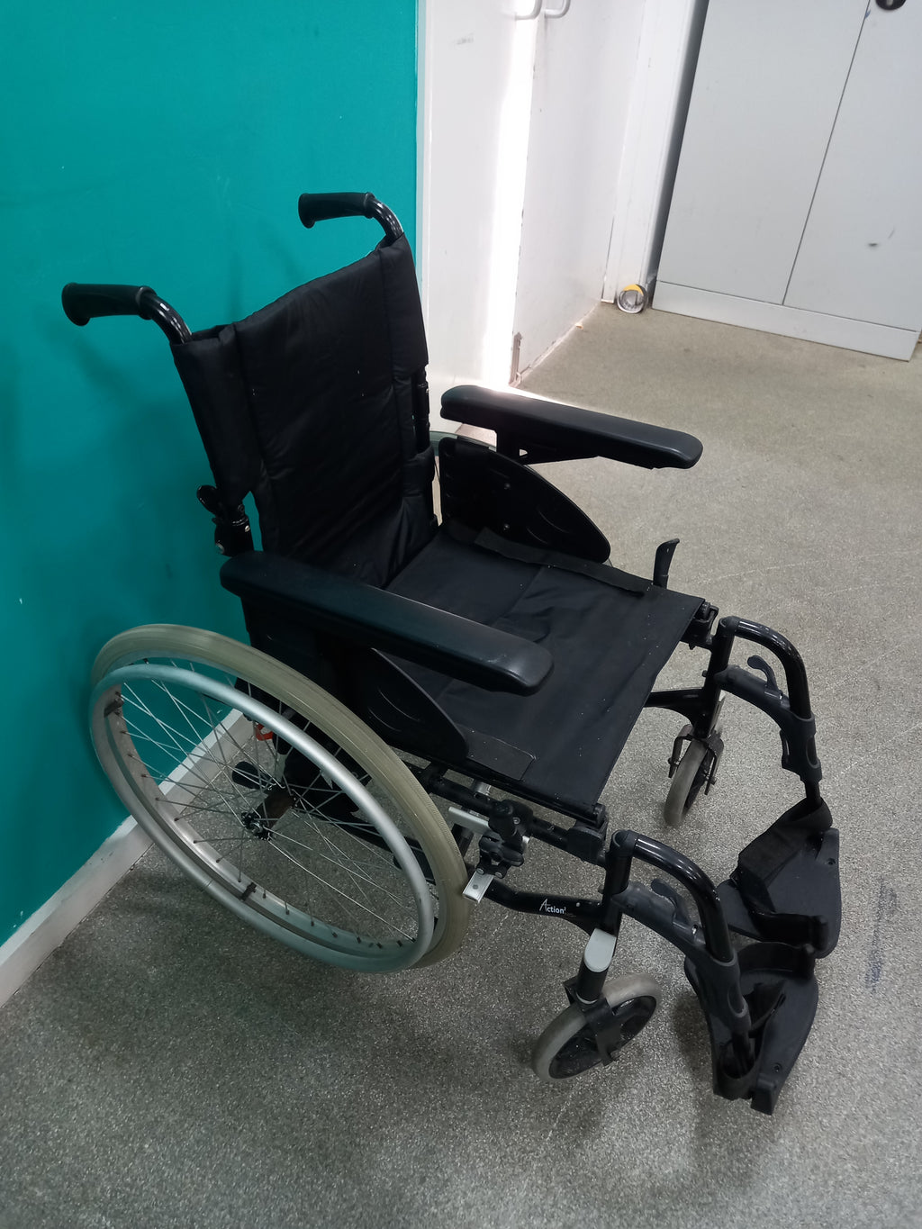 Wheelchair (13072604)