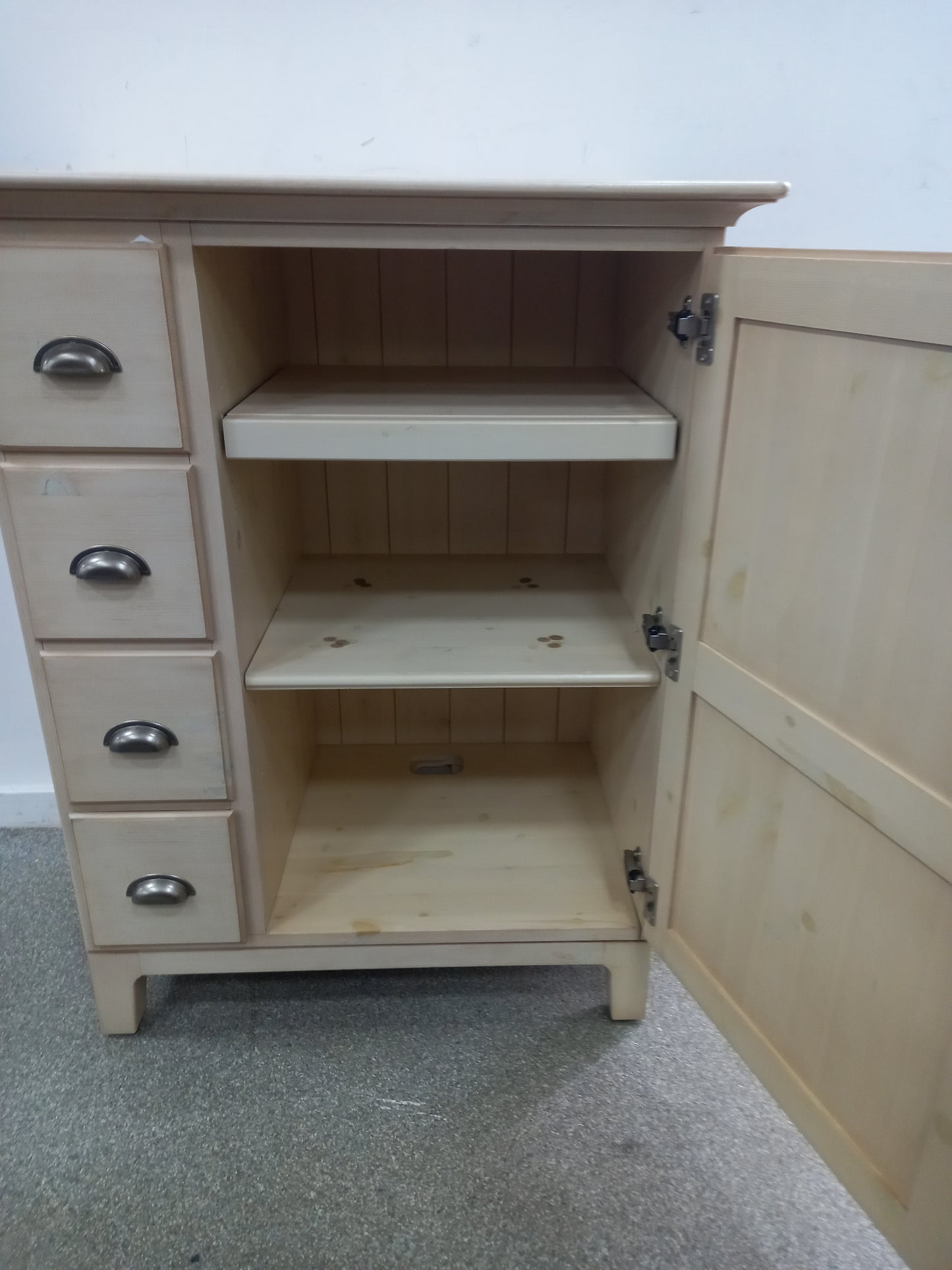 Cabinet (260603)