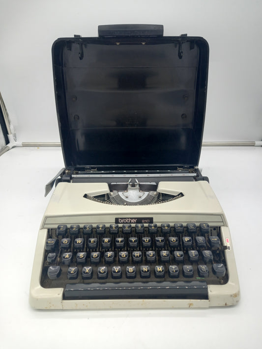 Vintage Brothers 210 Typewriter (240715)