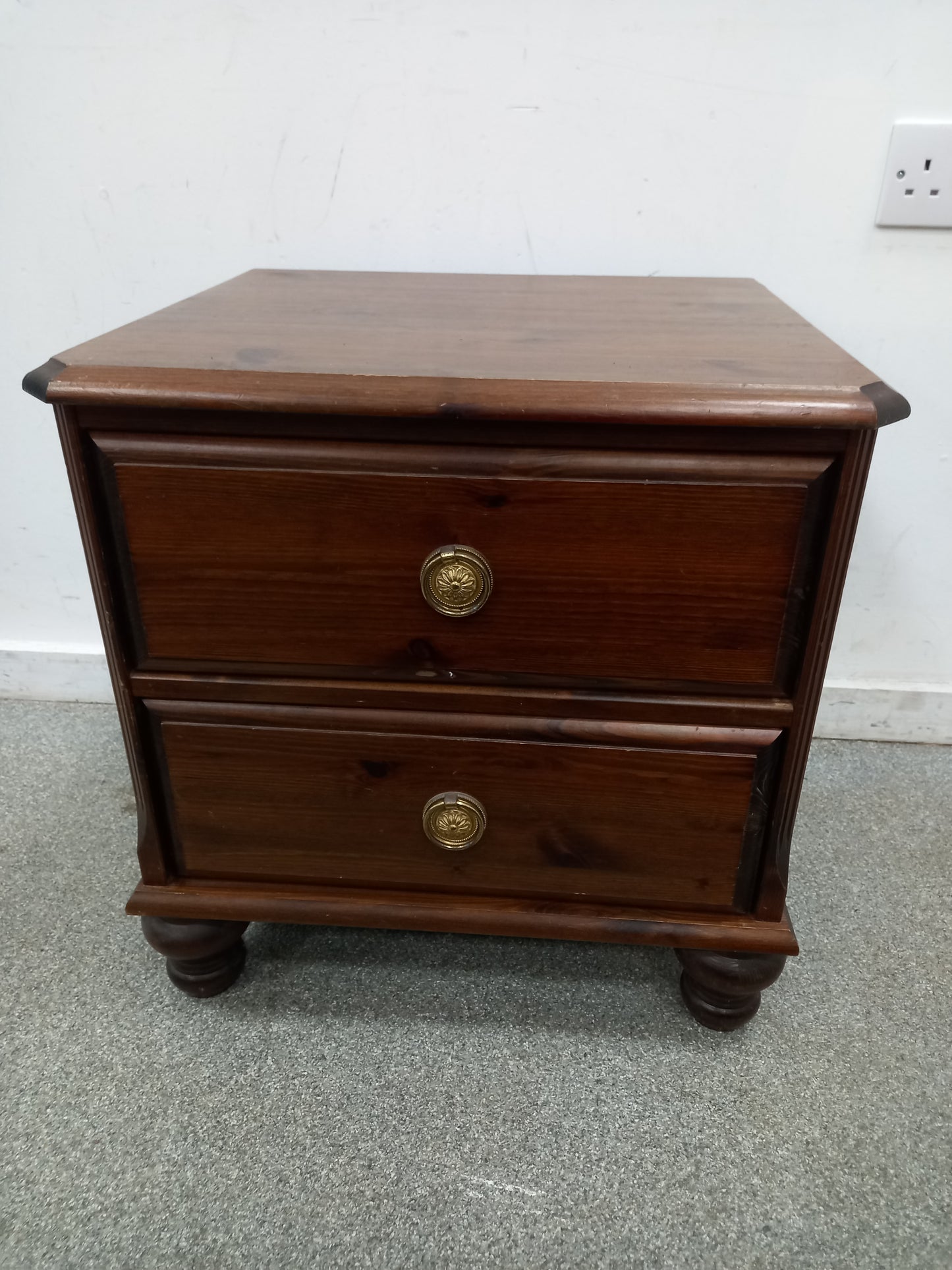 Bedside Table (02122501)