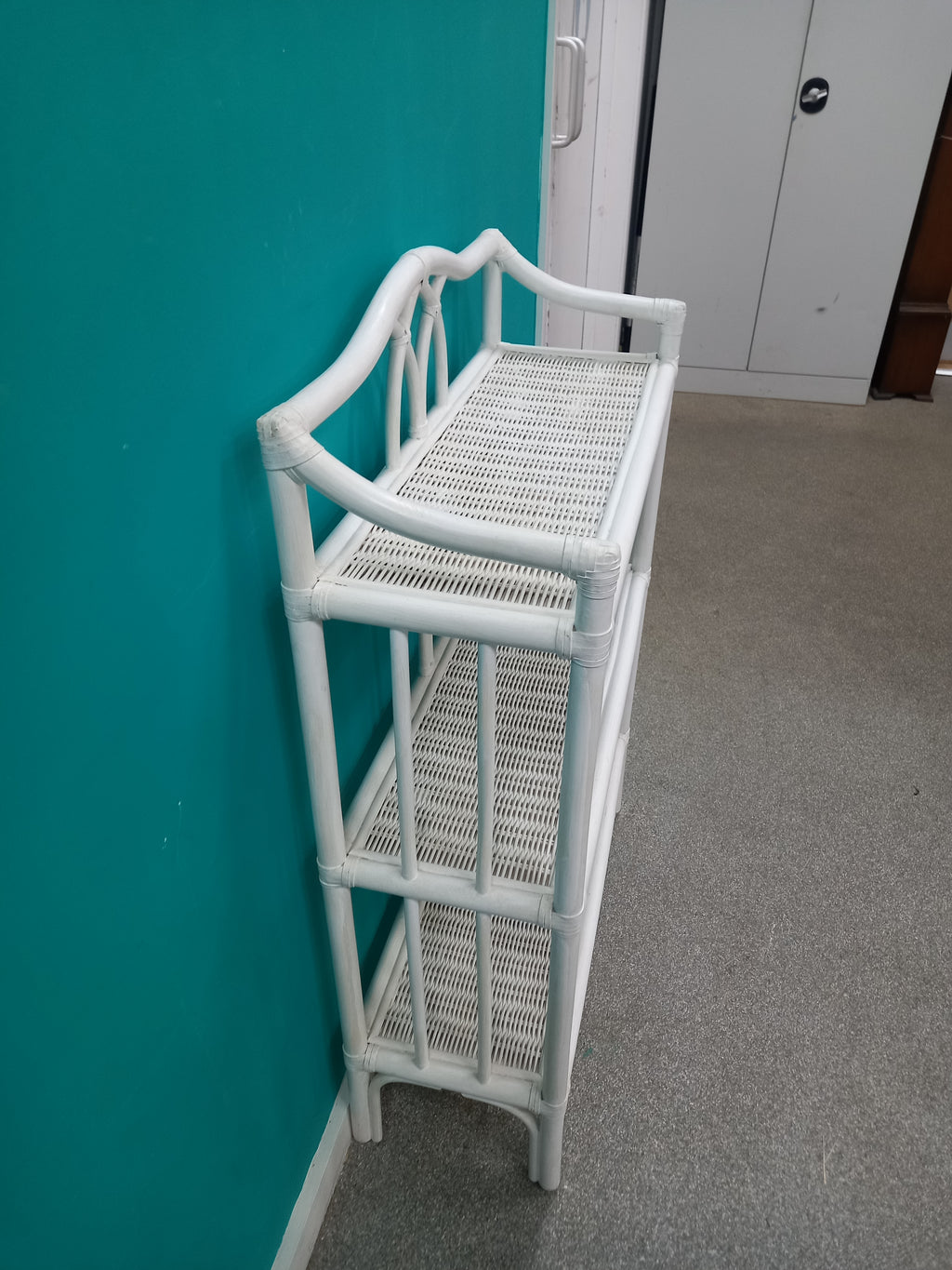 Bamboo bookshelf (18092601)