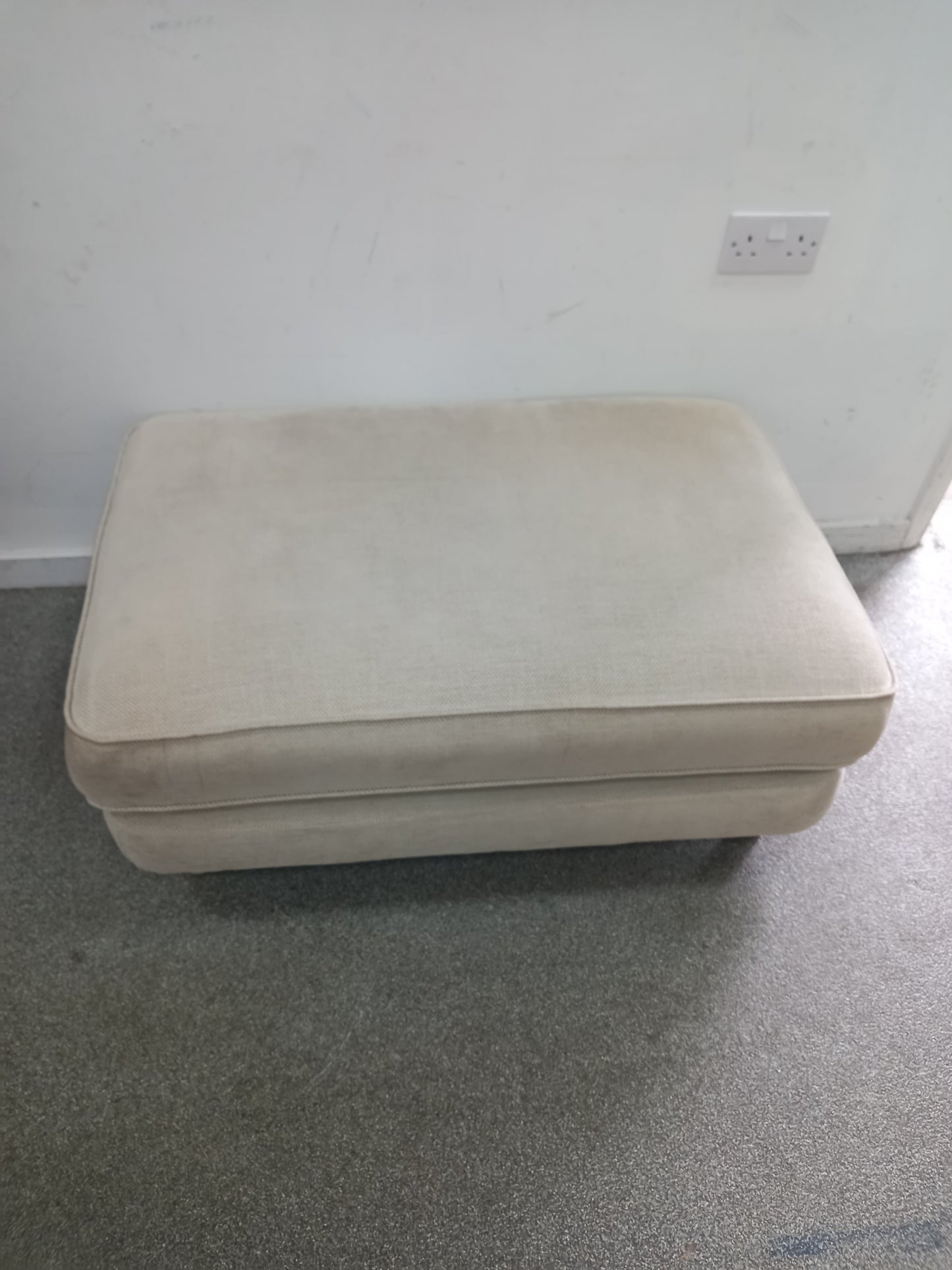 Footstool (230910)