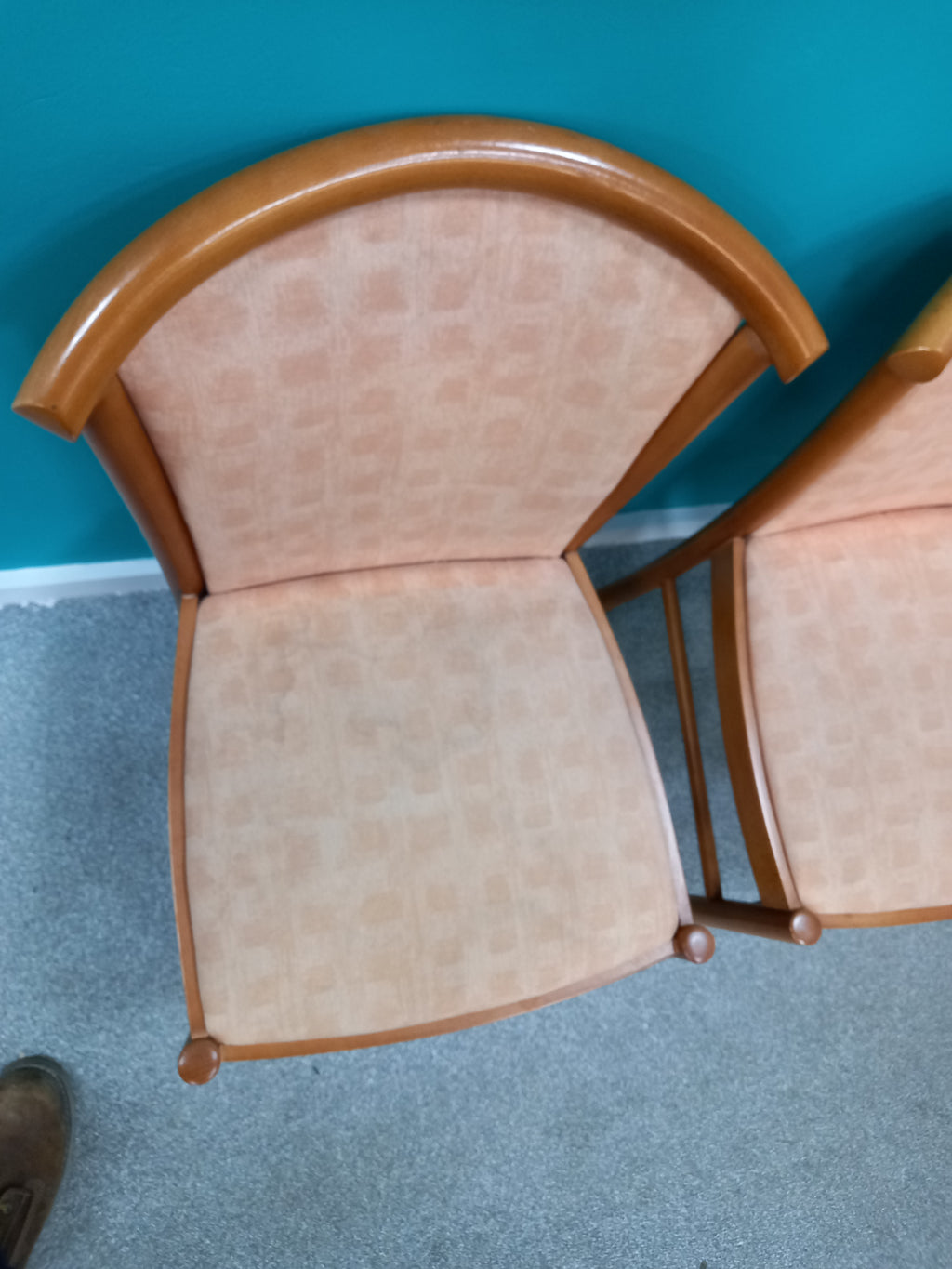 ×2 Dining Chairs (24032609)