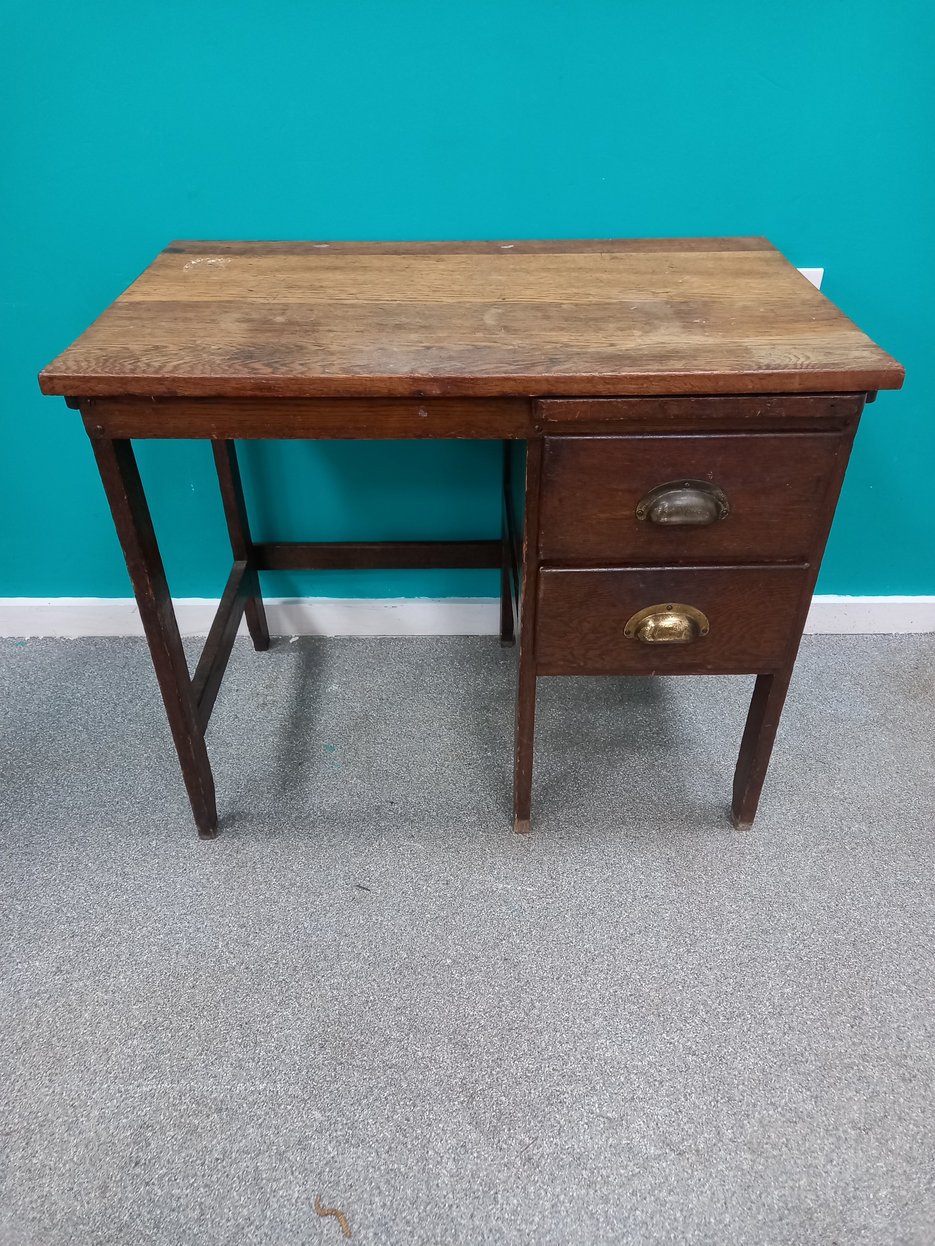 Antique Kids Desk (16042601)