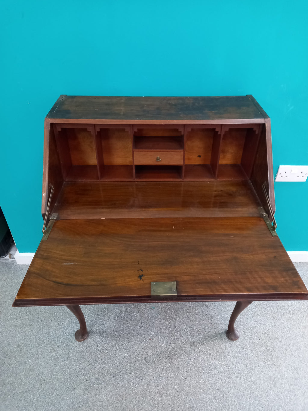 Bureau (18052610)