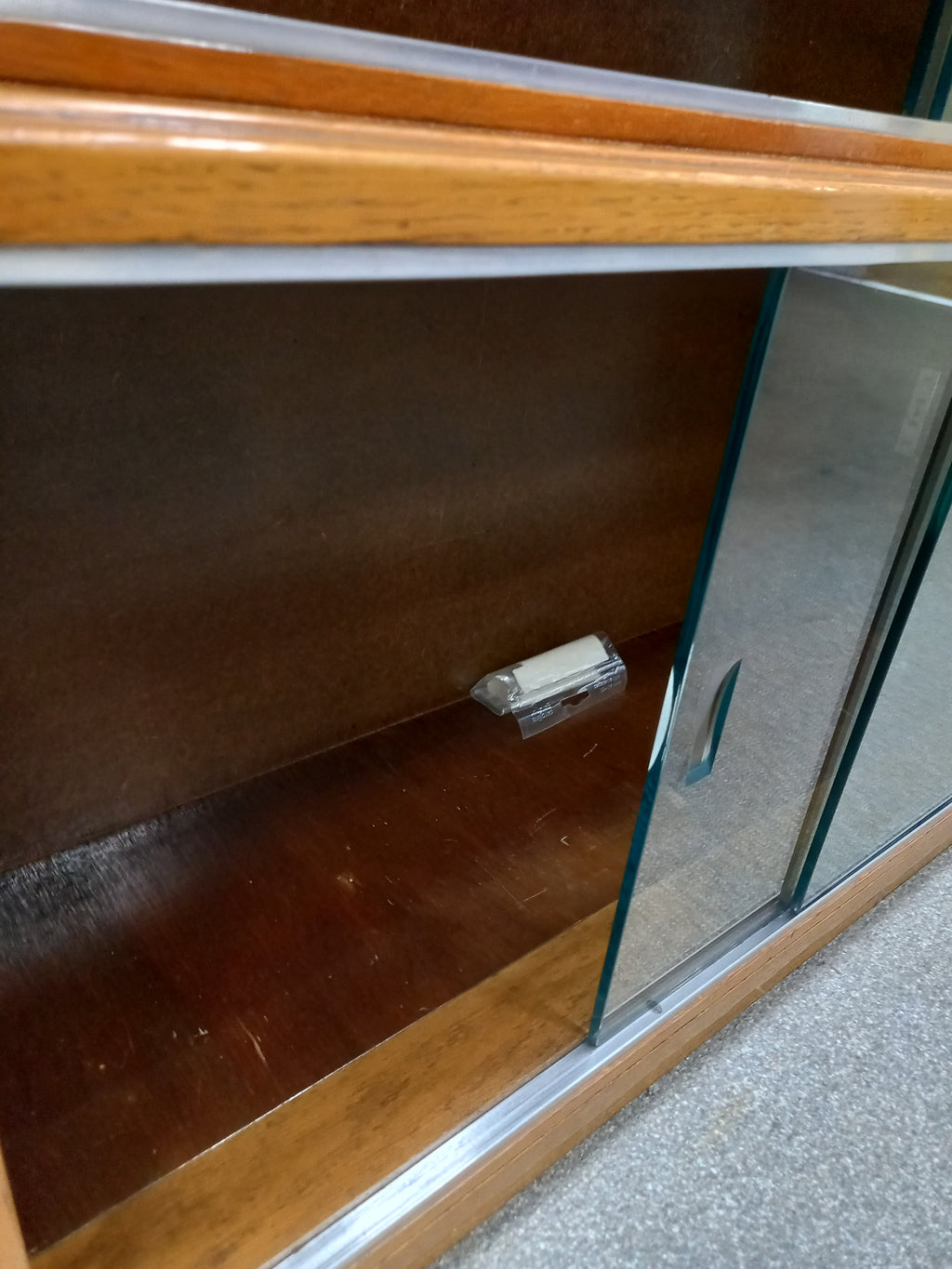 Display Cabinet (26052601)