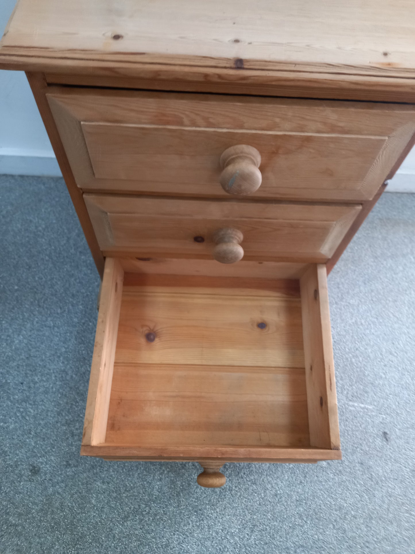 Bedside Table (190802)