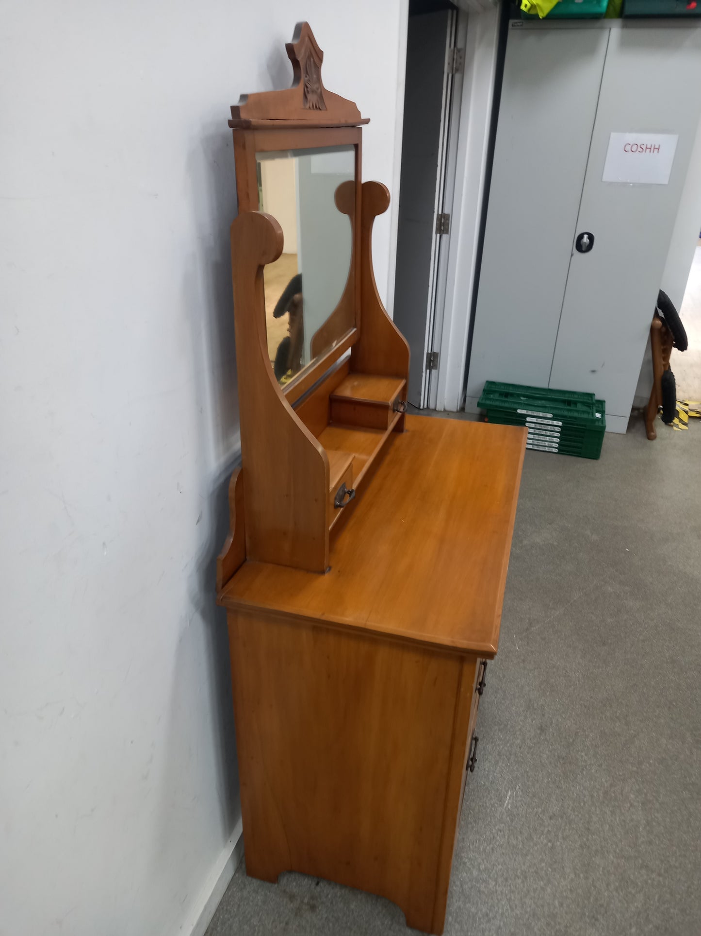 Vanity Dresser (140806)