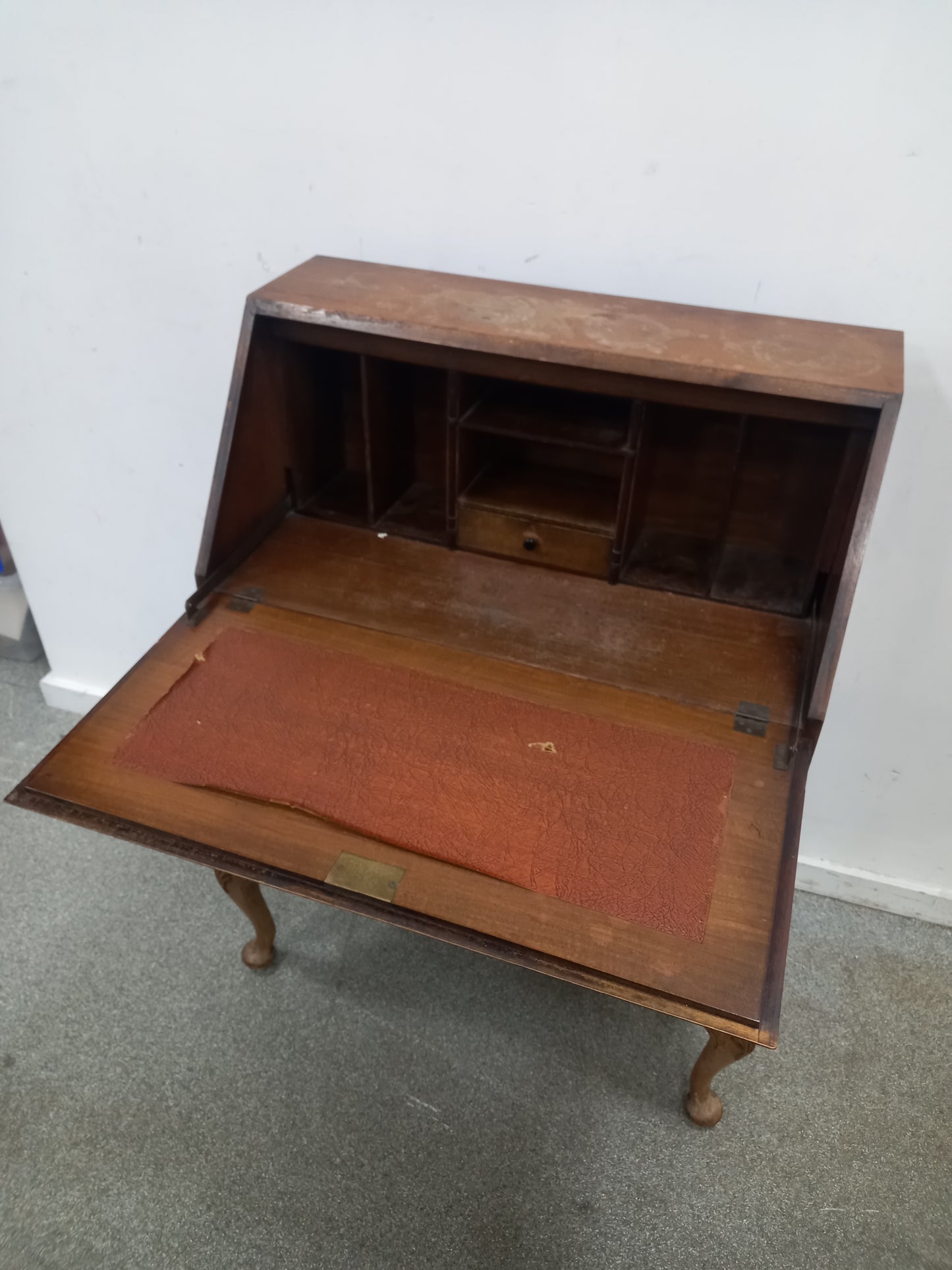 Bureau (270605)