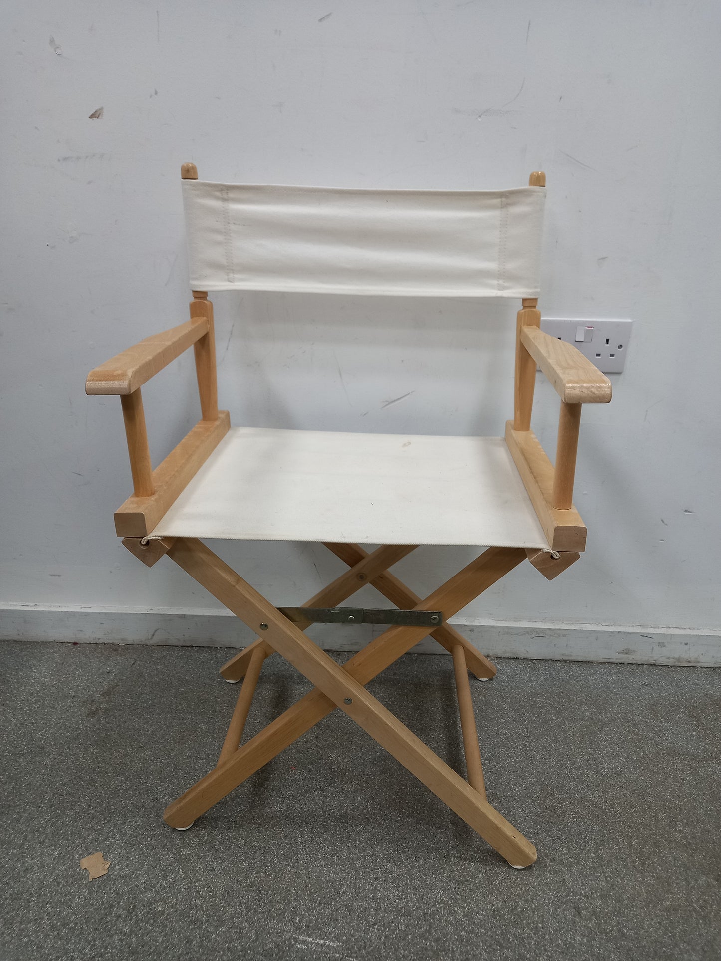 Directors Chair (040402)