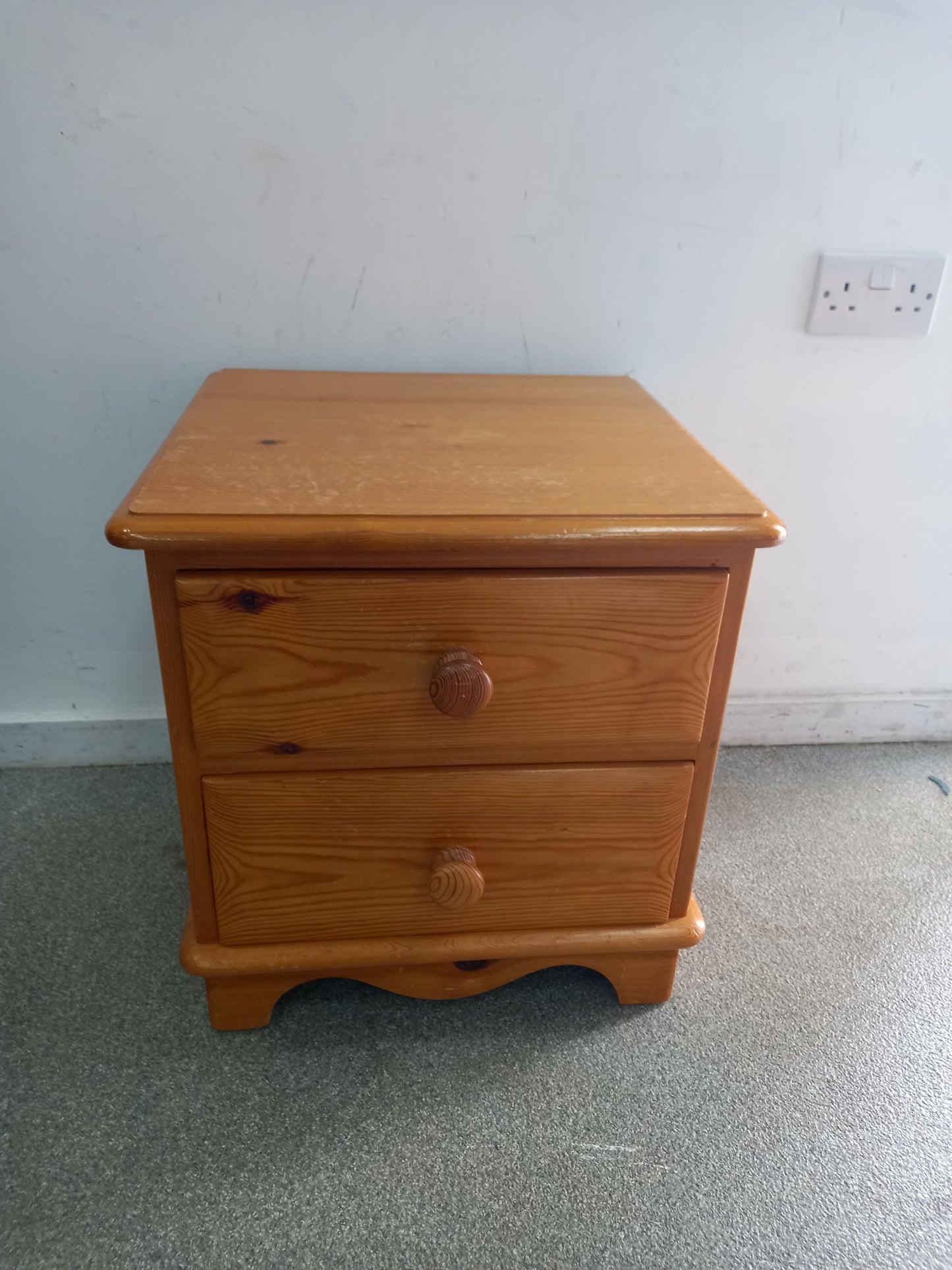 Bedside Table (220805)