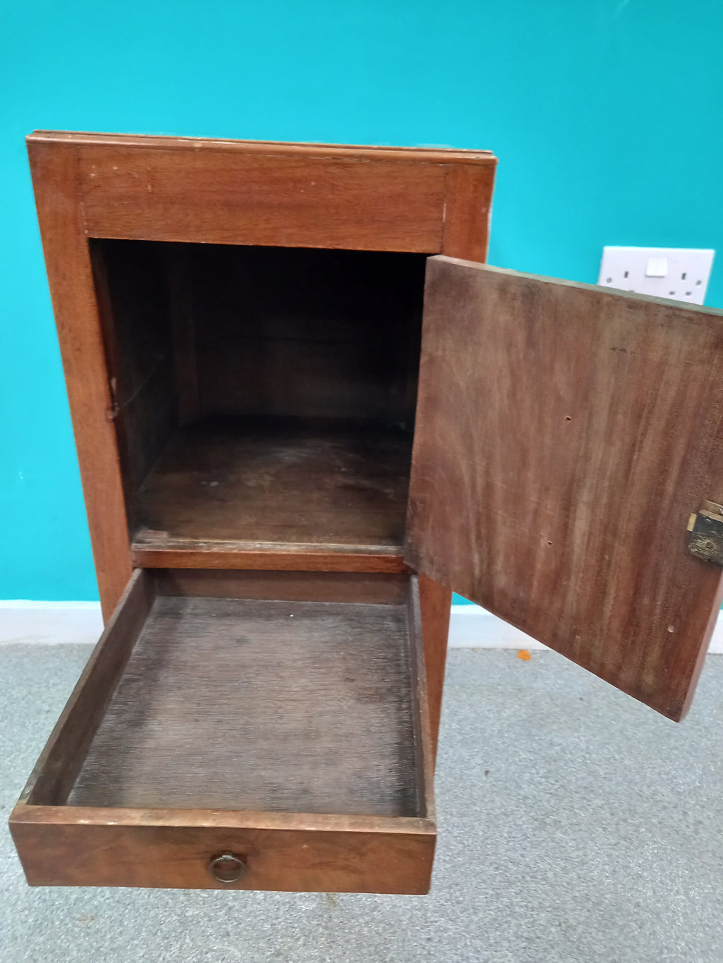 Edwardian Bedside cabinet (18052611)