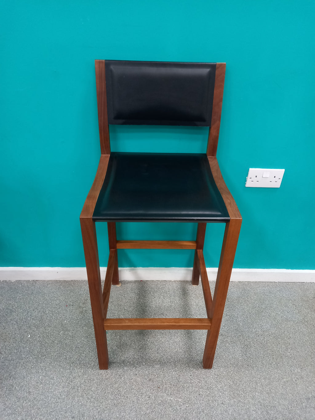 Leather Bar Stool (10092603)