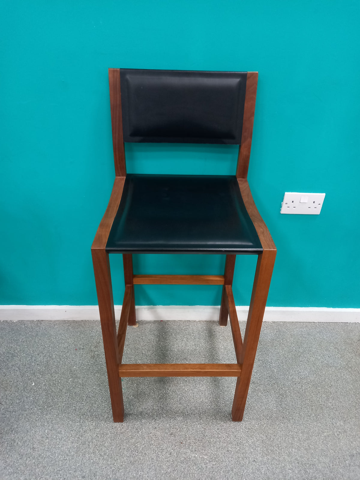 Leather Bar Stool (10092603)