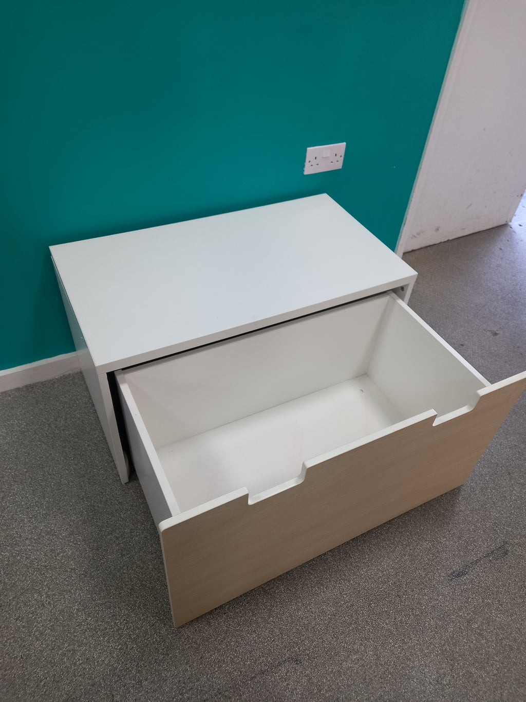 Storage/Blanket Box (29042601)