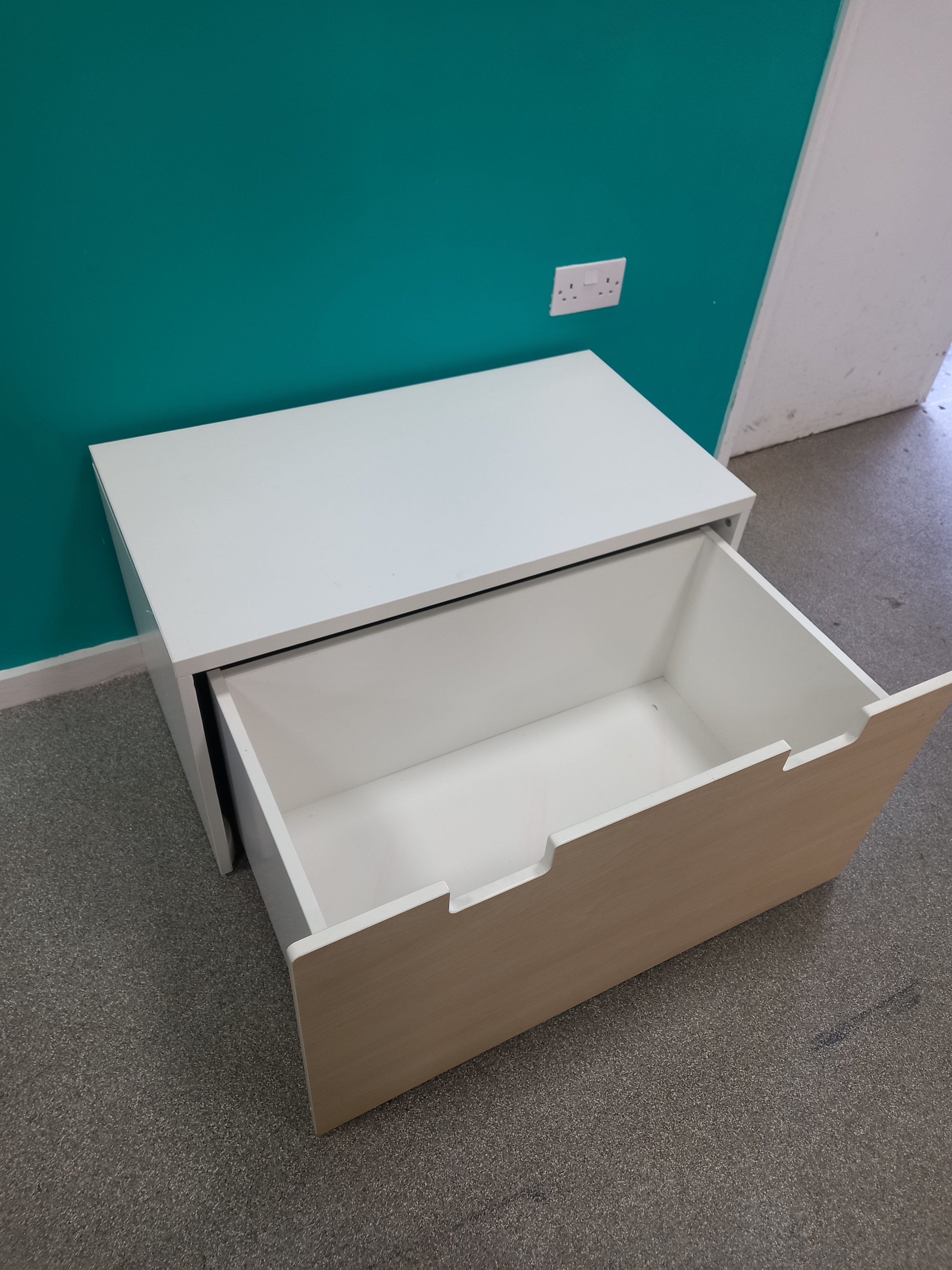 Storage/Blanket Box (29042601)