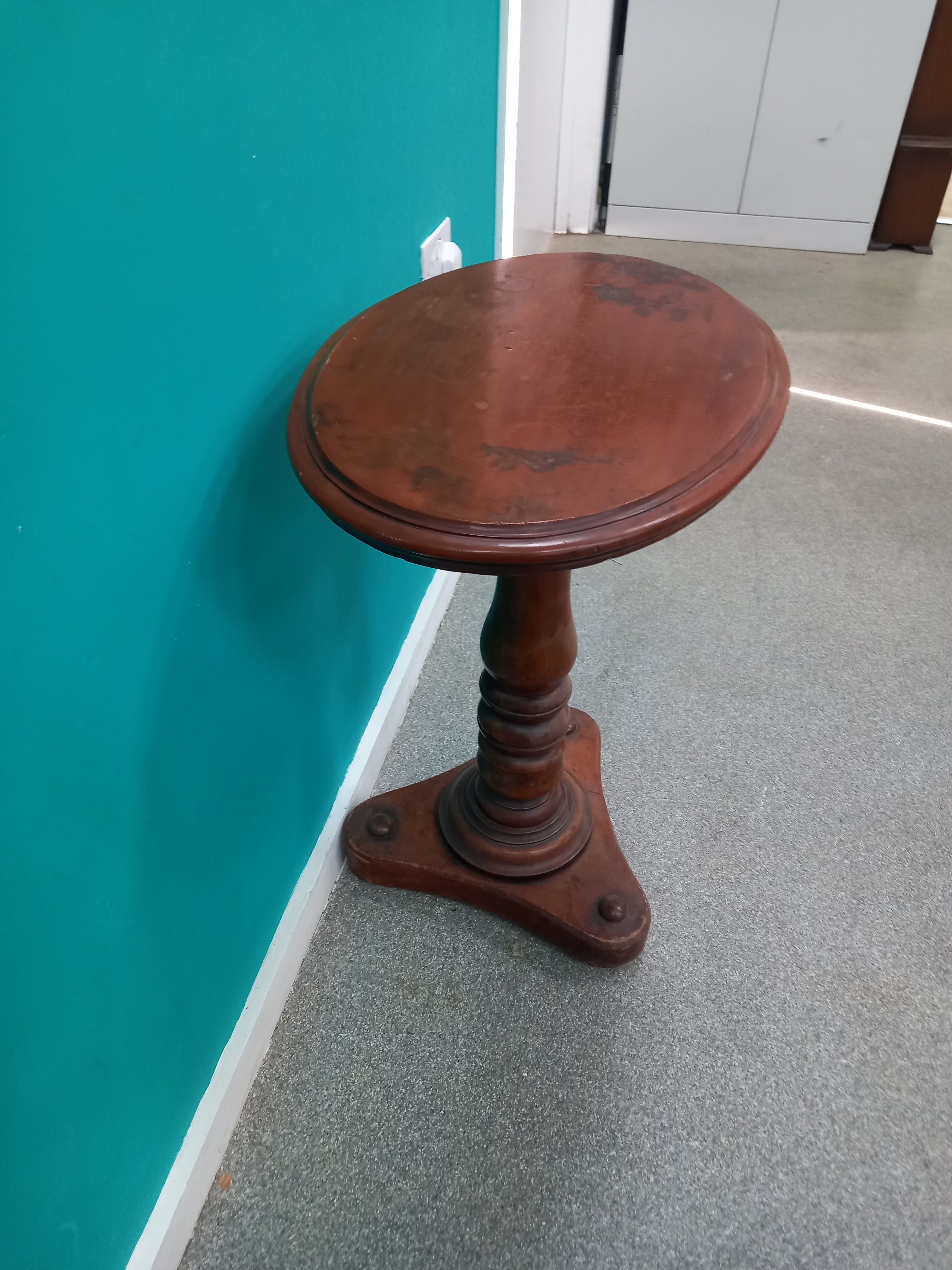 Antique Wine Table (06082610)