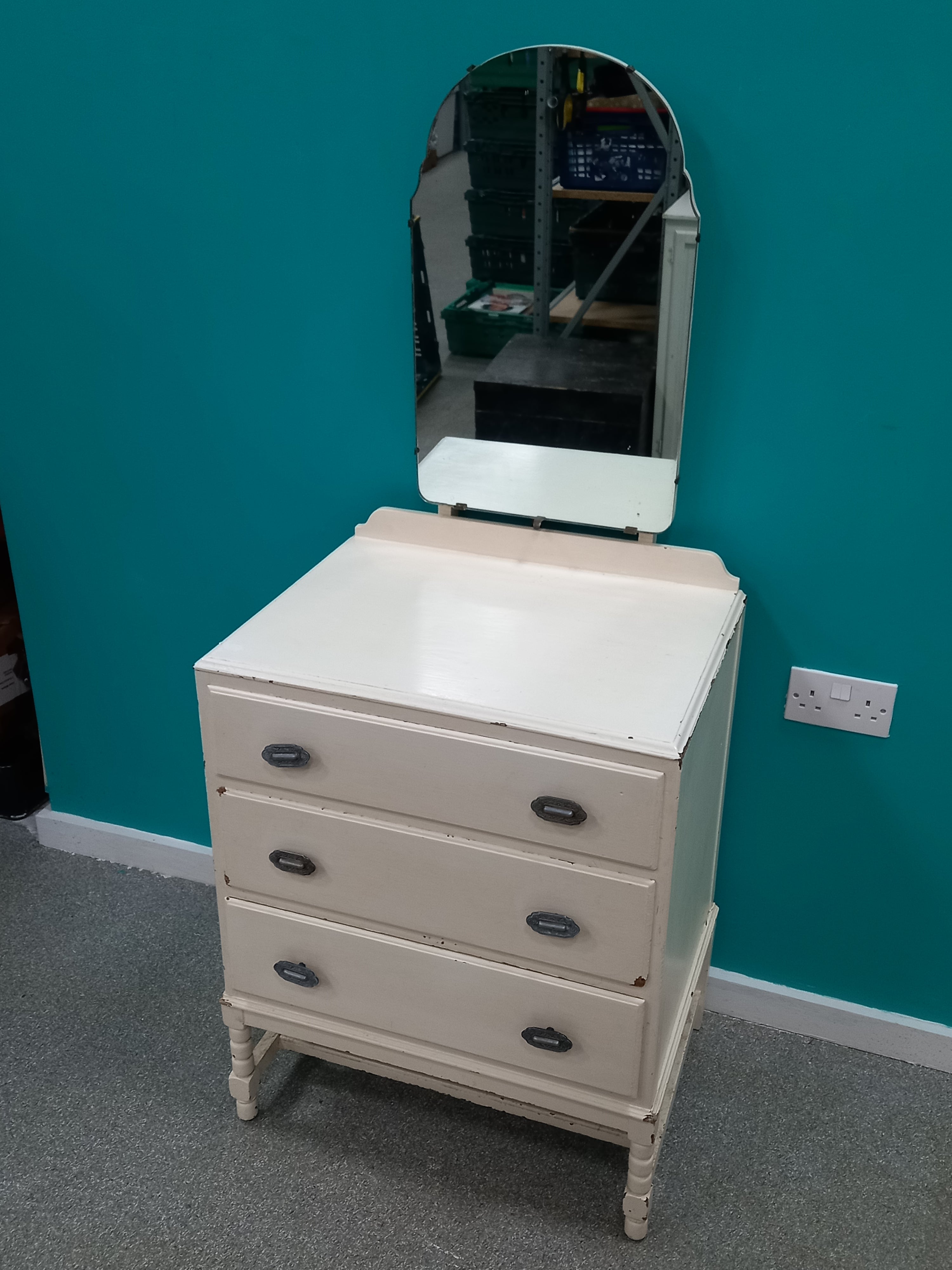 Dressing Table Project (16042604)