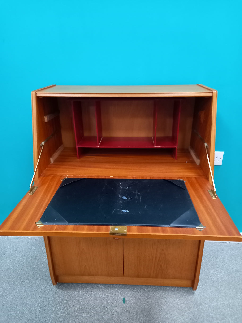 Bureau (27062601)