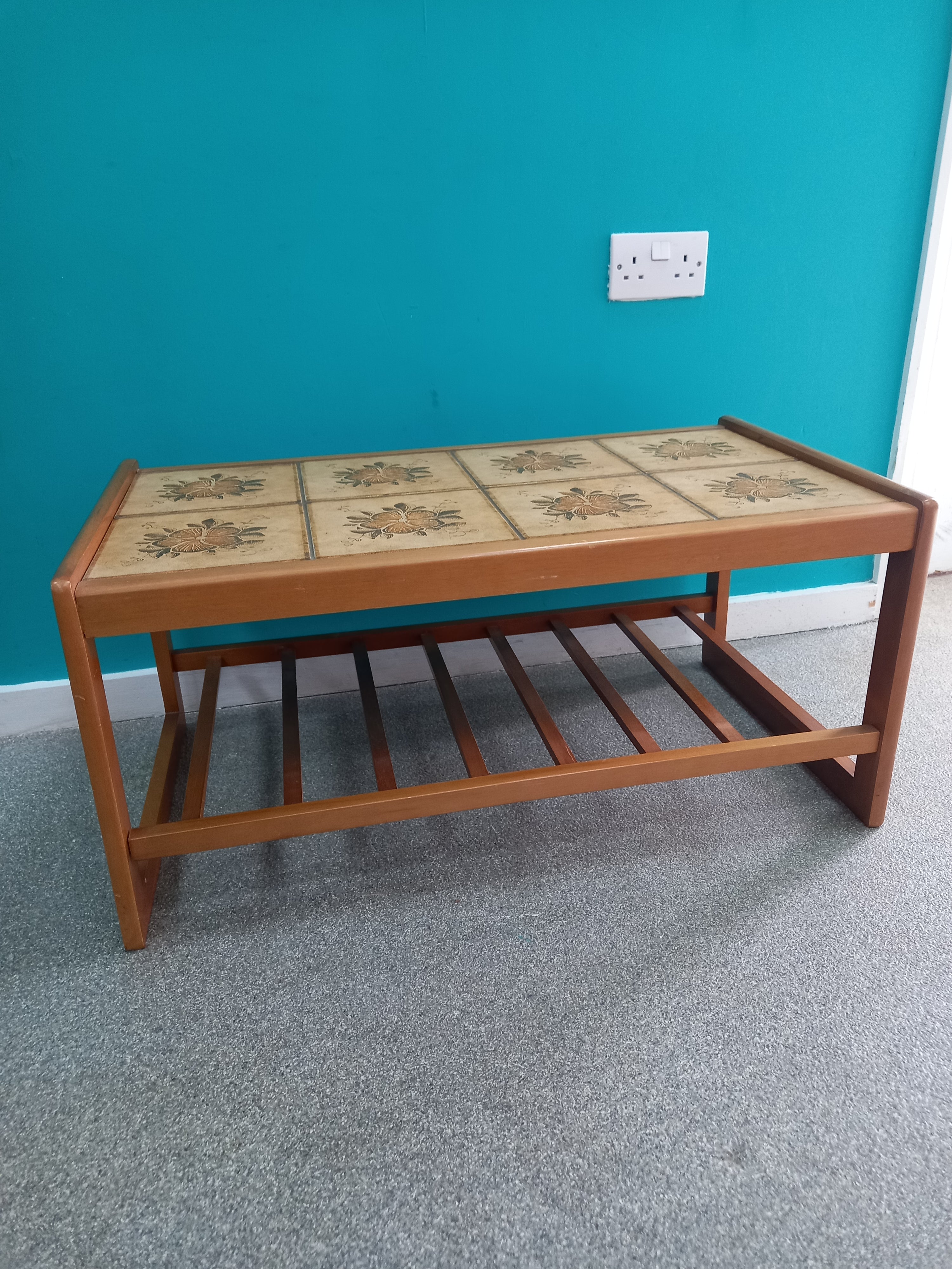 Coffee Table (24072608)