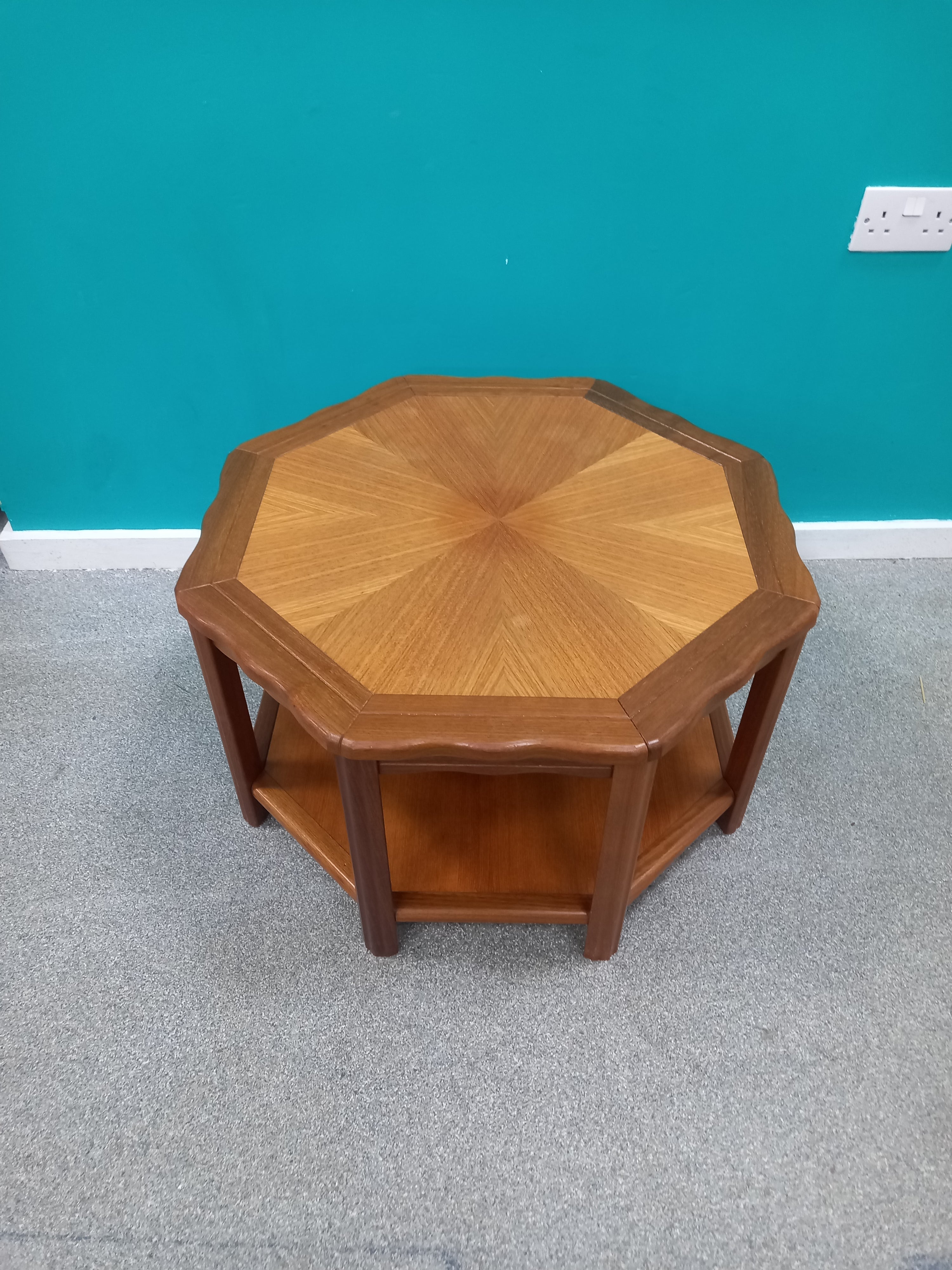 Teak octagonal coffee table (26062603)
