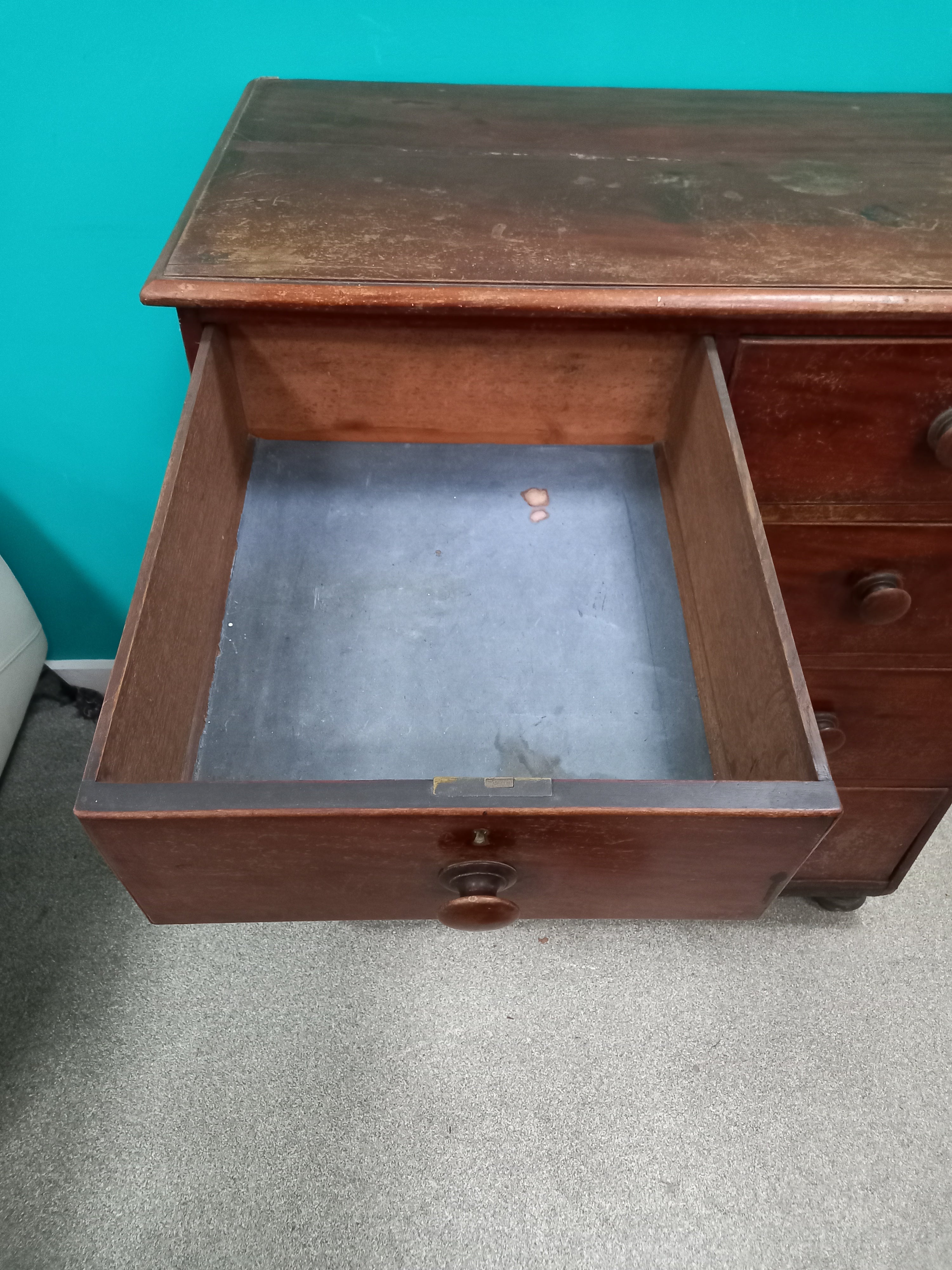 Chest Of Drawers (07072604)