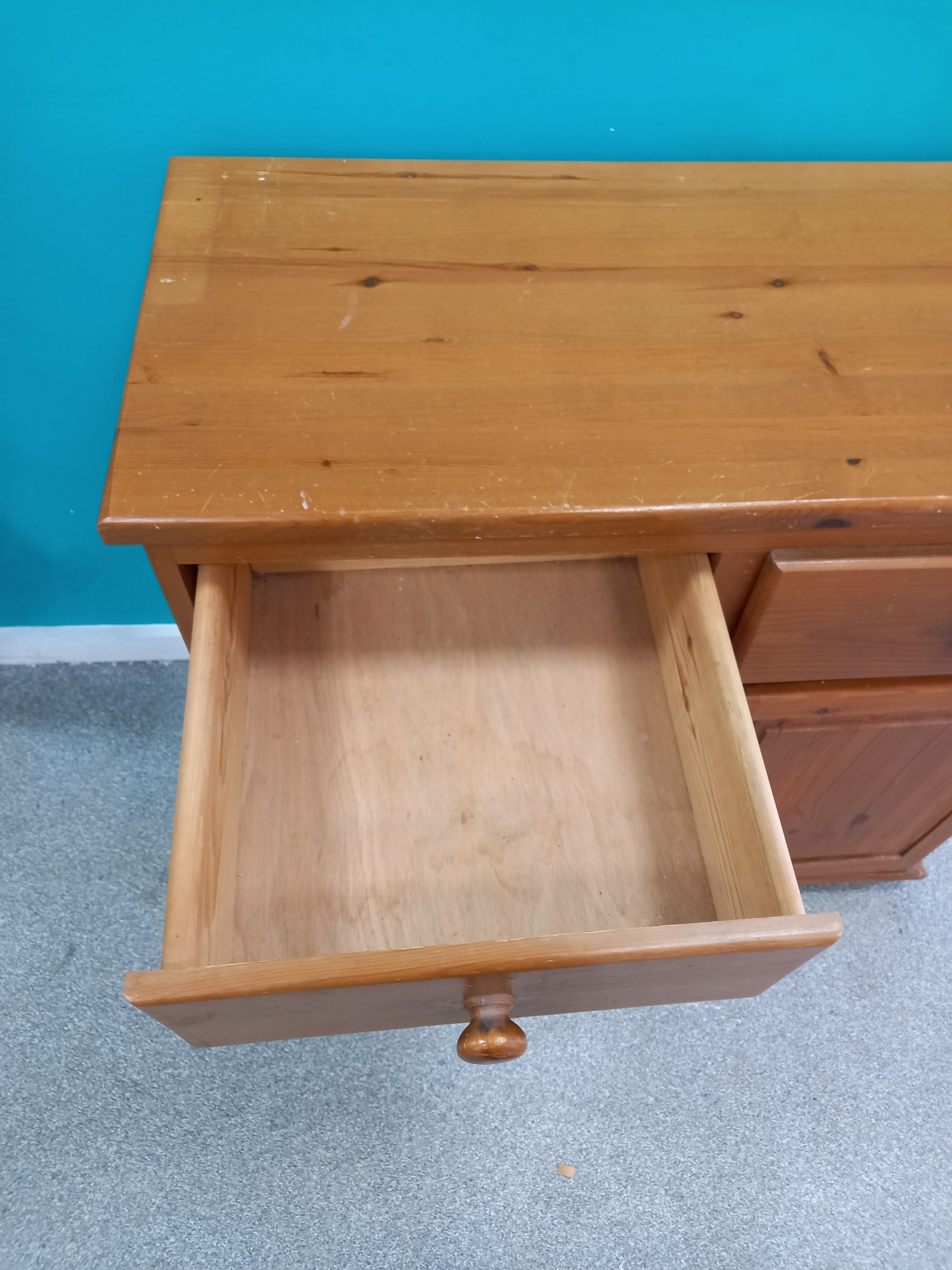 Pine Sideboard Cabinet (10082602)