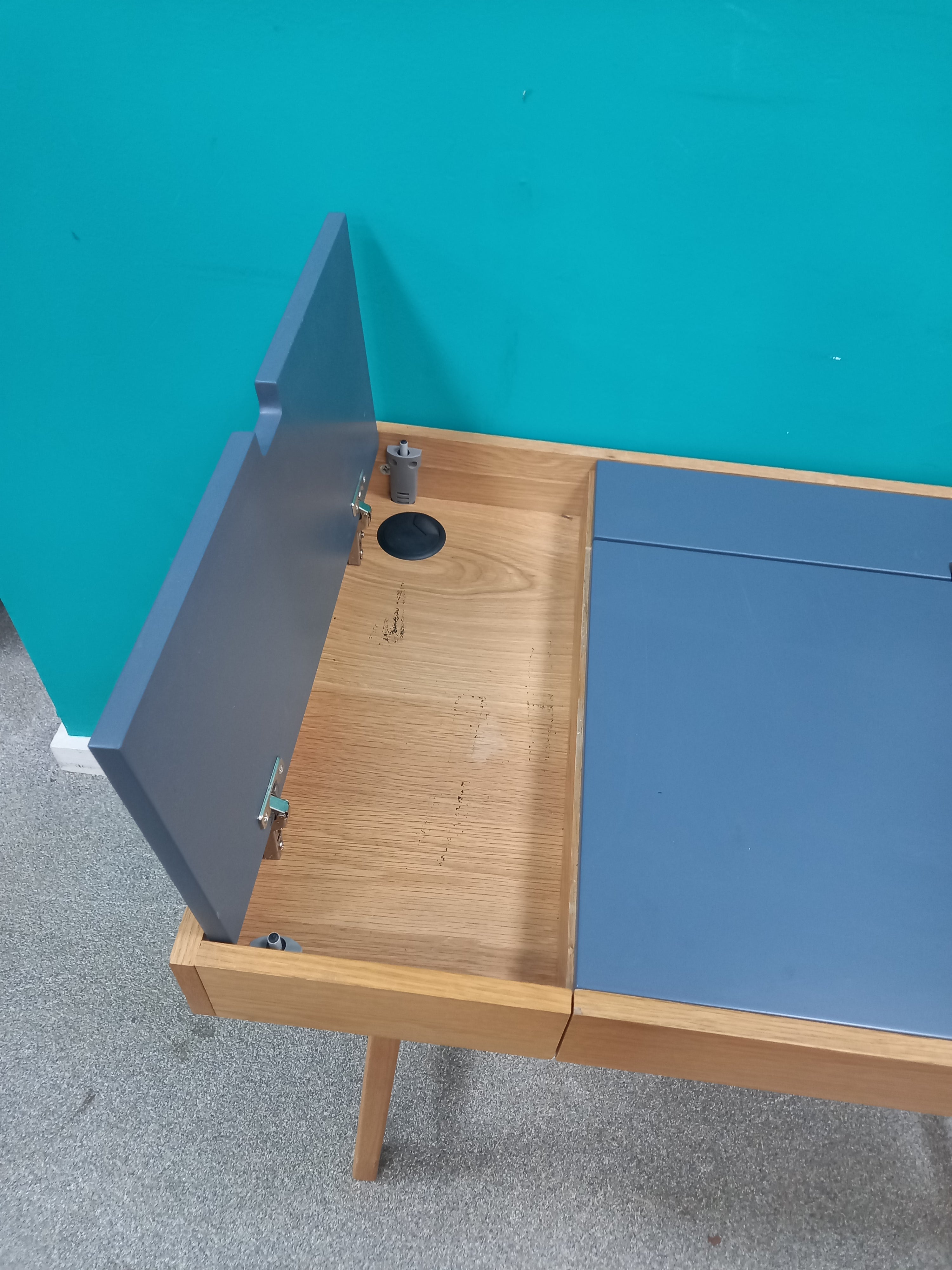 Desk 08072603