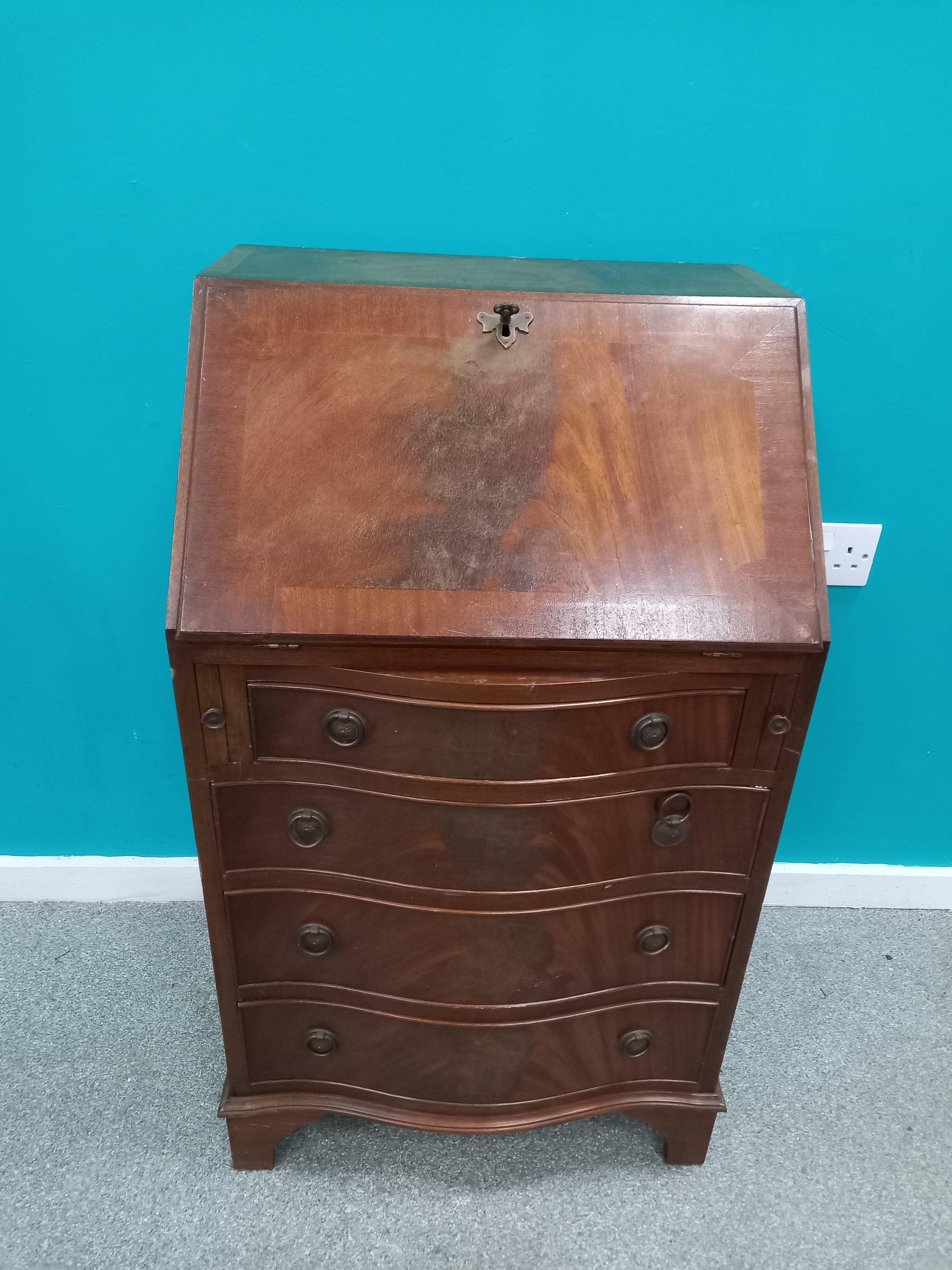 Bureau (18052605) GA:3931