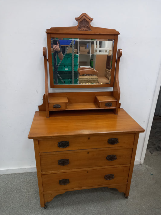 Vanity Dresser (140806)