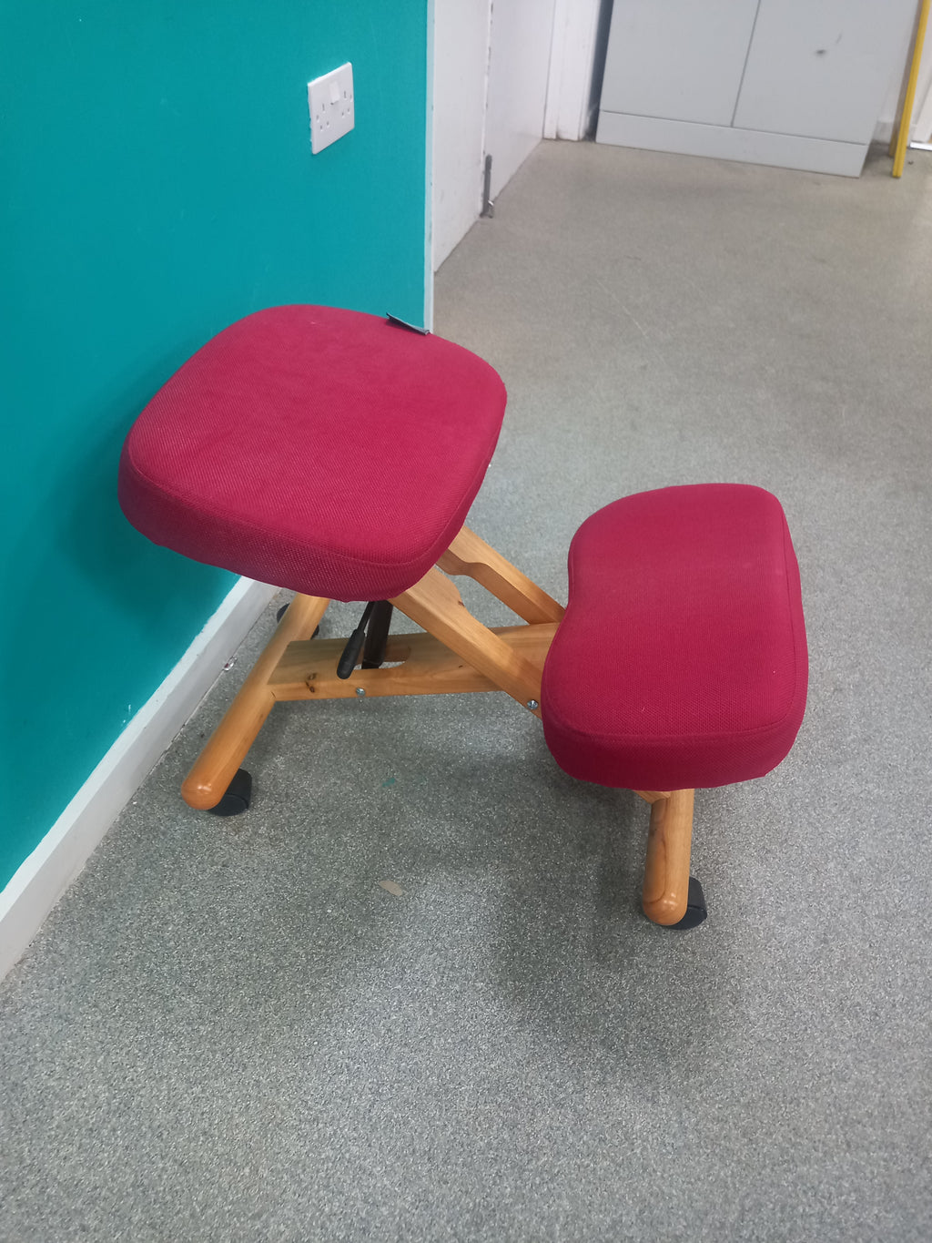 Kneeling Desk Chair (01062602)
