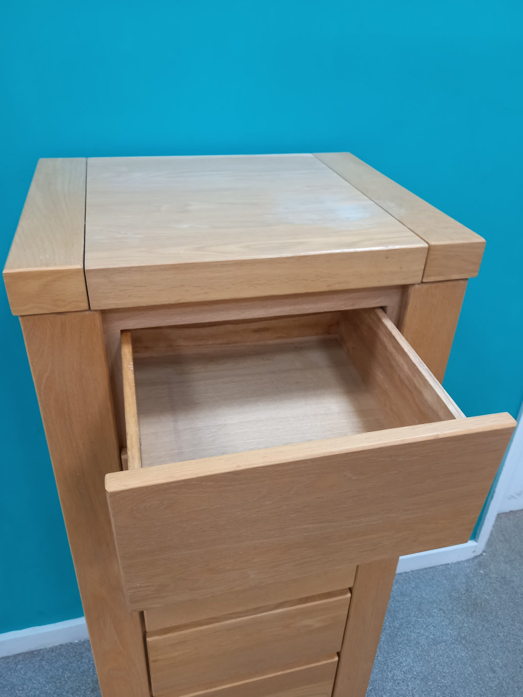 Chest of drawers (16092604)