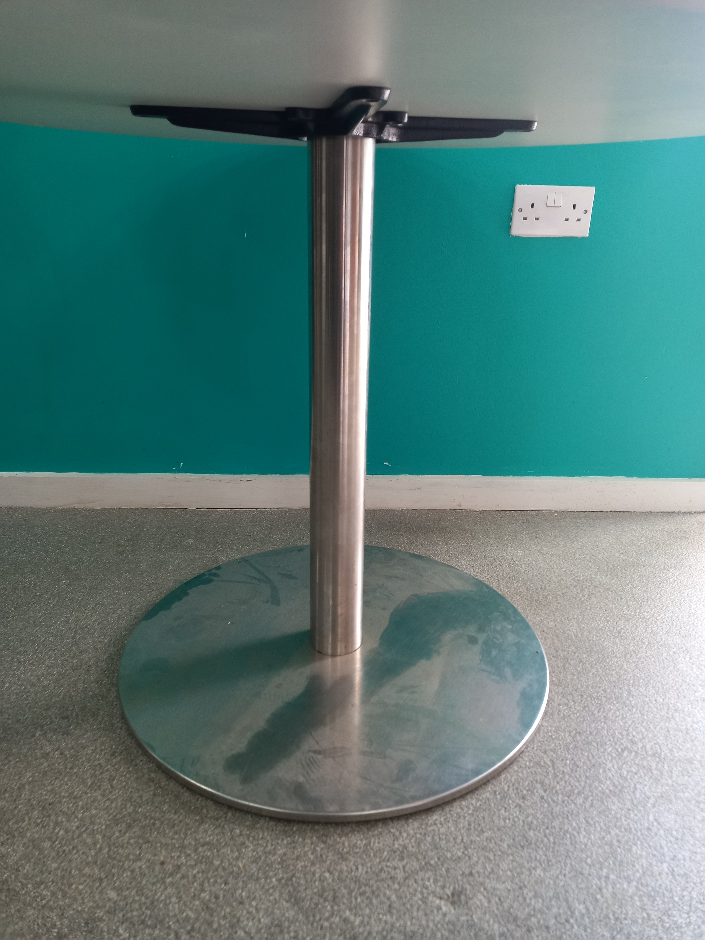 Round Office Table (01072609)