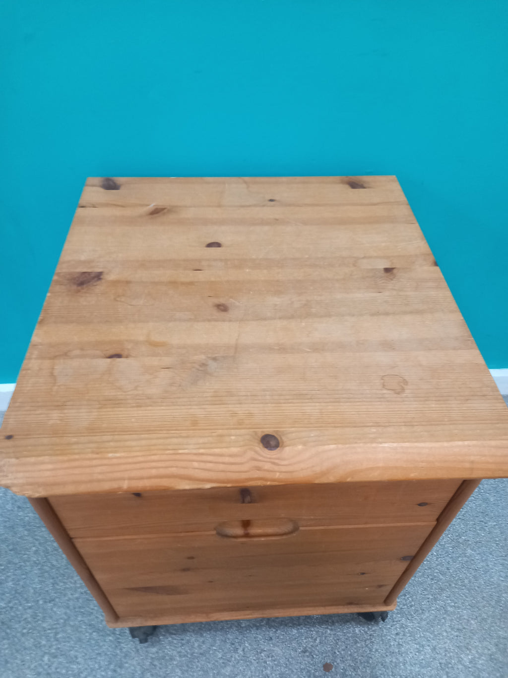 Small Filing Cabinet (25062604) ga3995