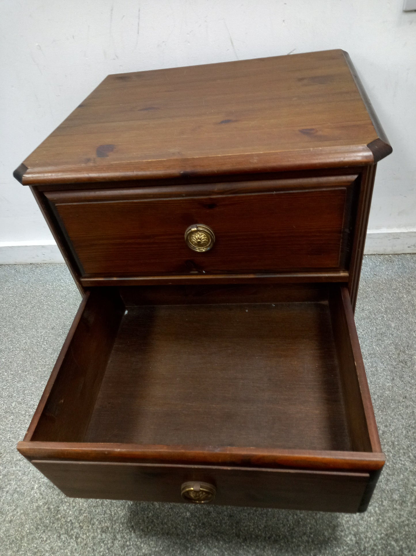 Bedside Table (02122501)