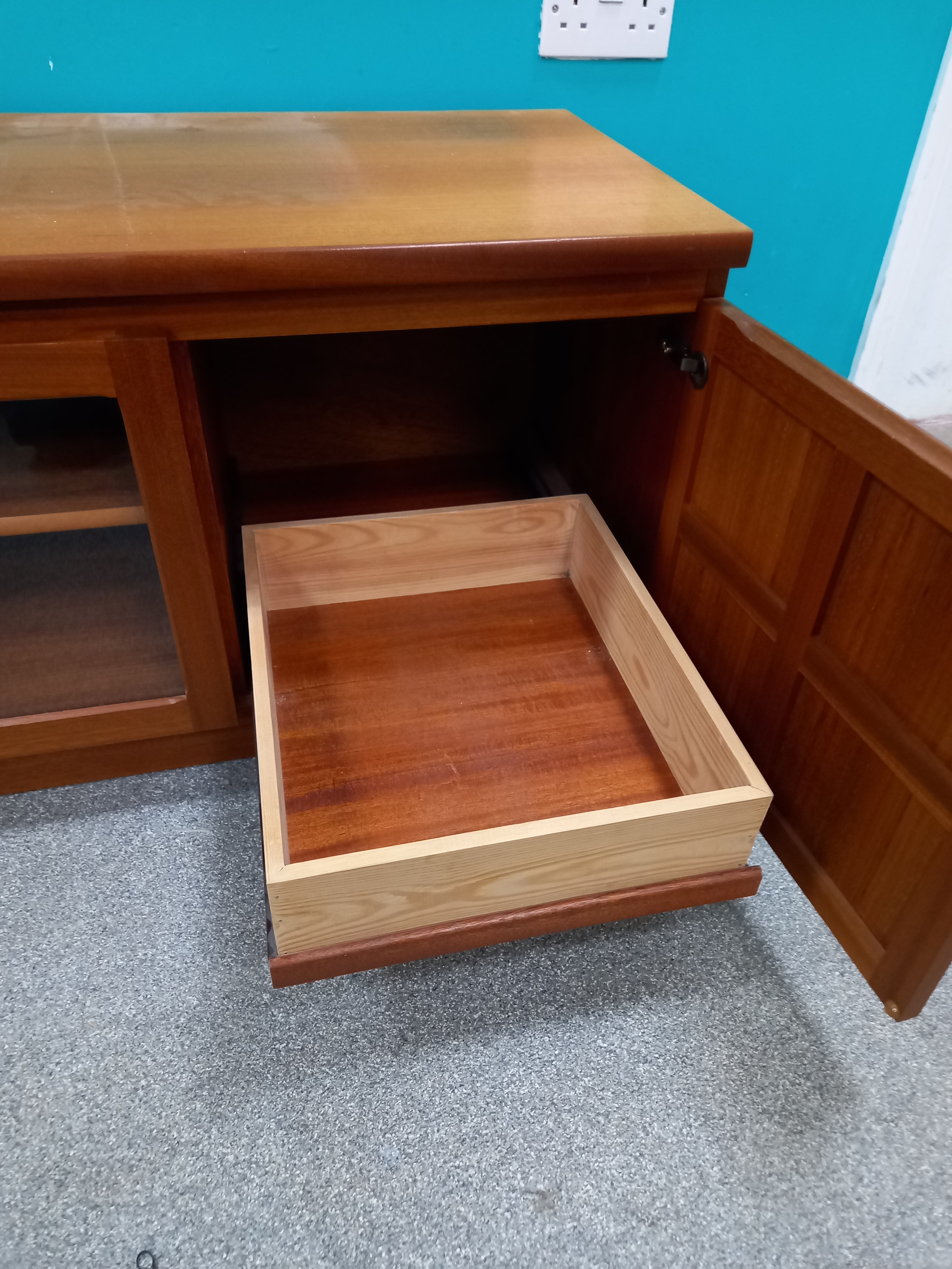 Parker Knoll Media Unit (29062608)