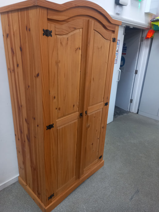 Wardrobe (160901)