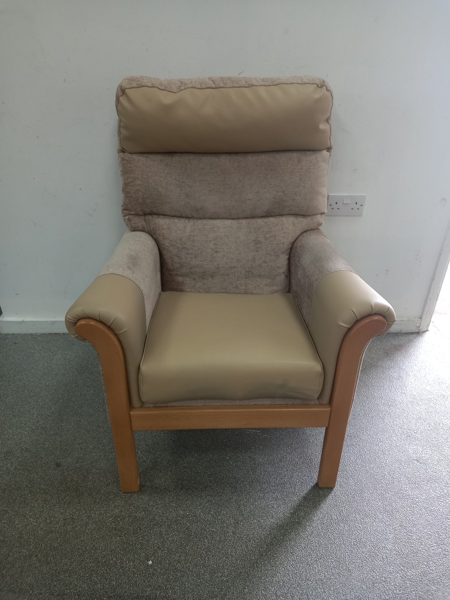 Armchair (080803)