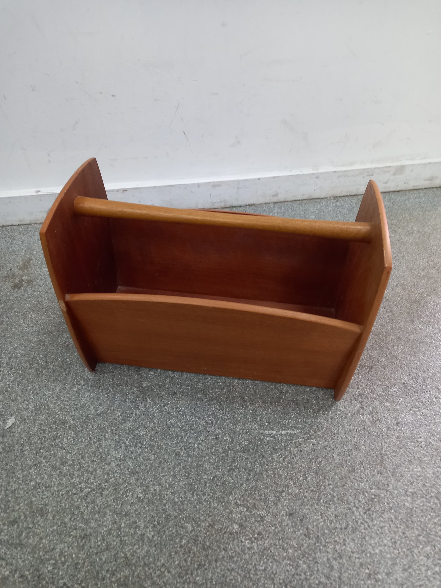 Magazine Rack (04112503)