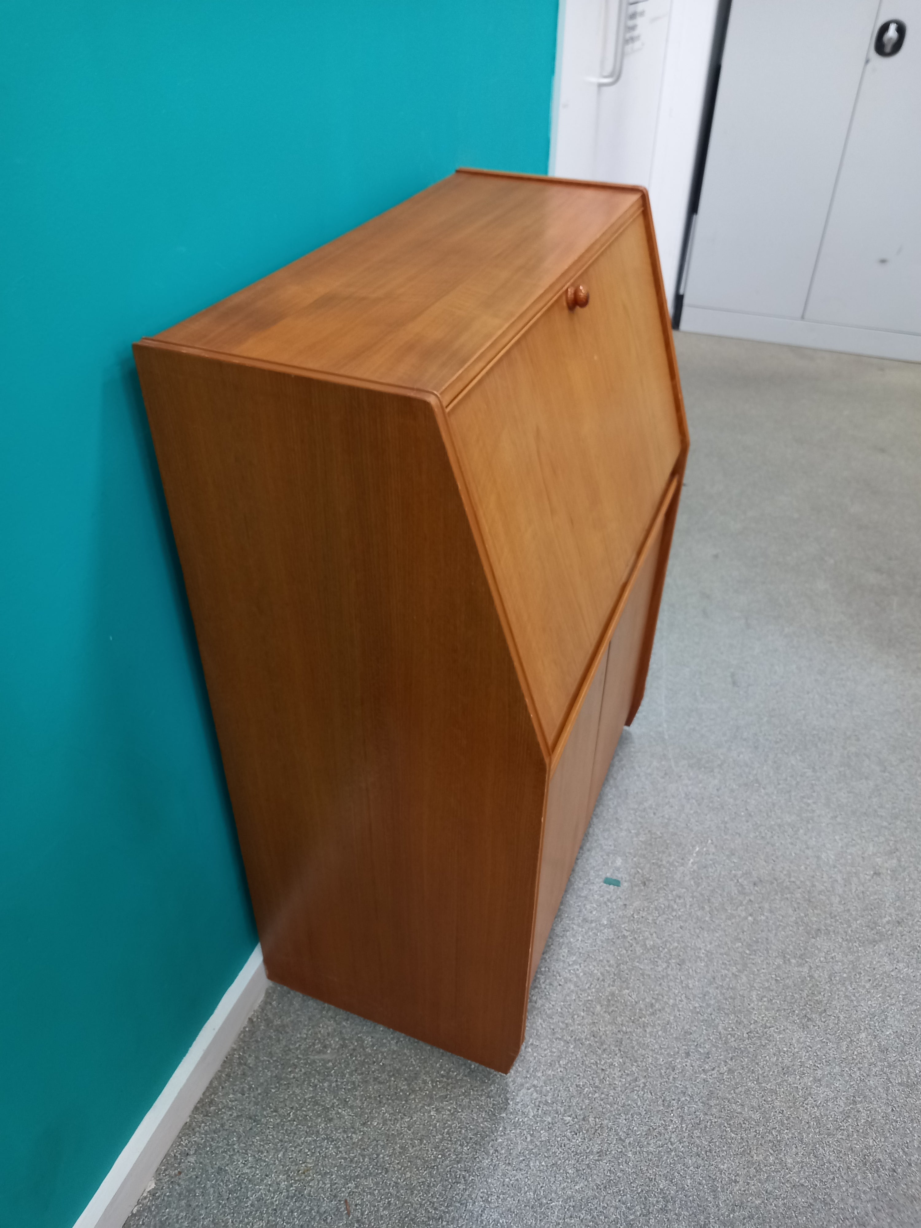 Bureau (27062601)