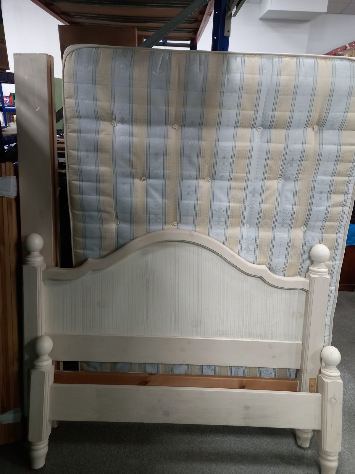 Double Bed and Mattress 30092602