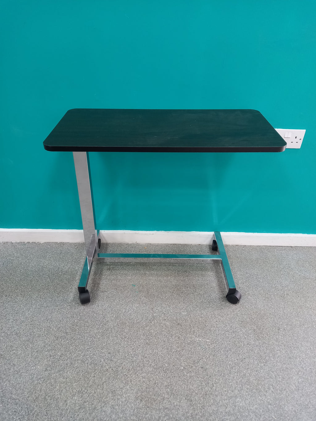 Overbed Table (07052604)