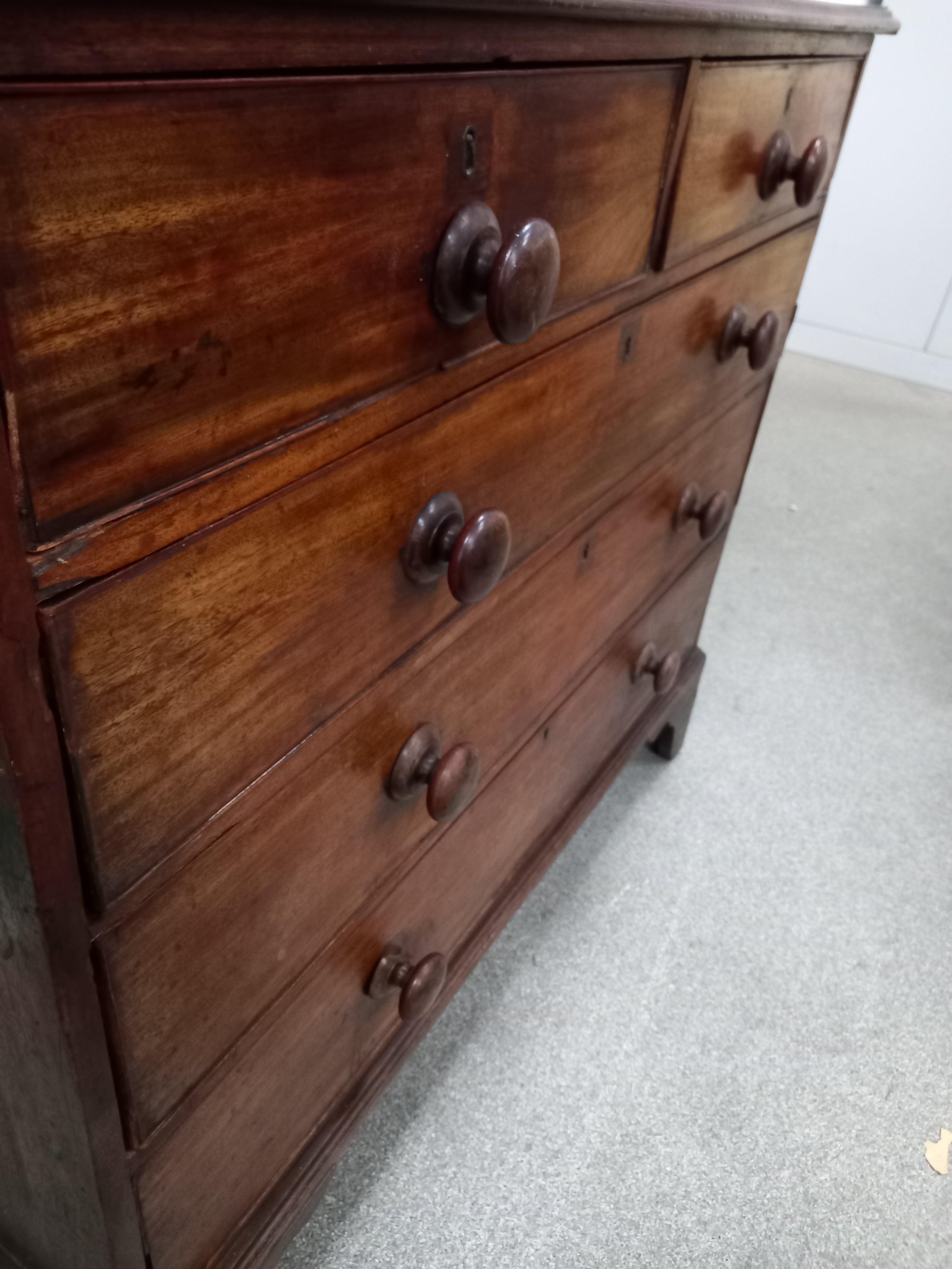 Chest Of Drawers (18052602)