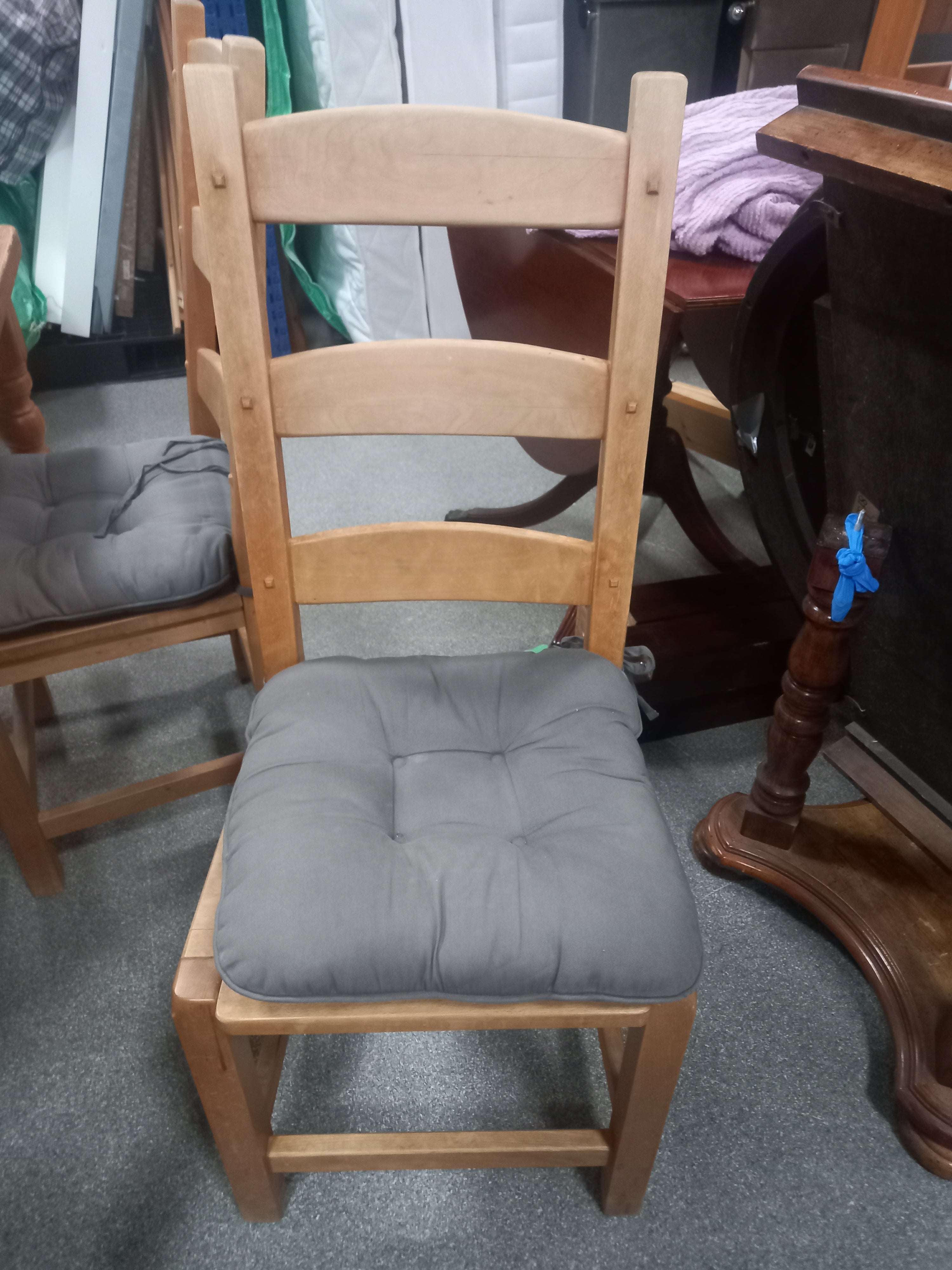 Kitchen Table And Chairs (09022603)
