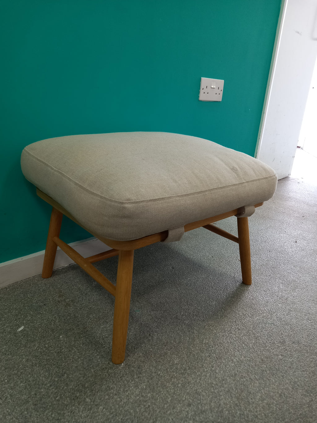 Stool (27042602)