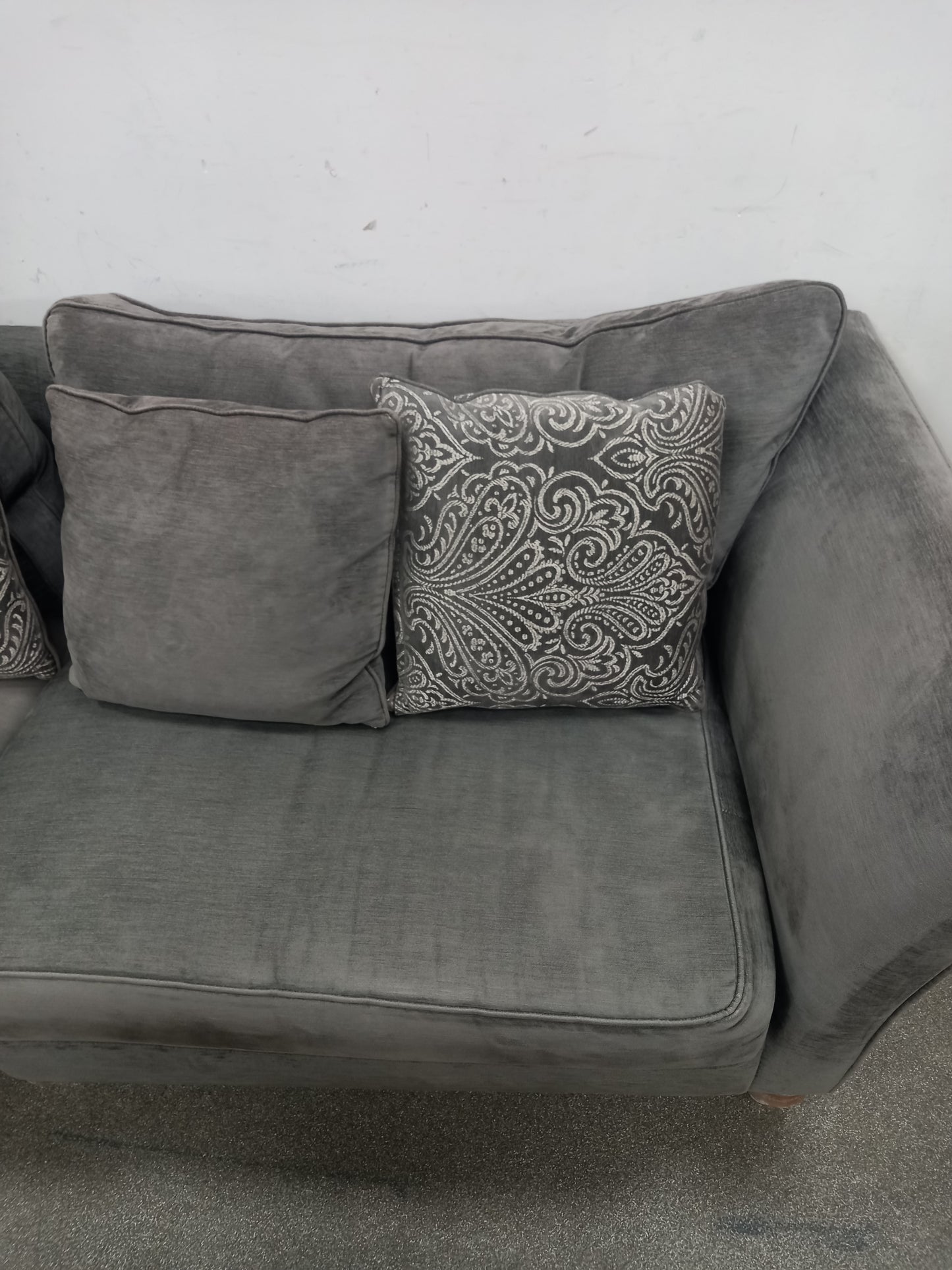 4 seater Sofa (250601)