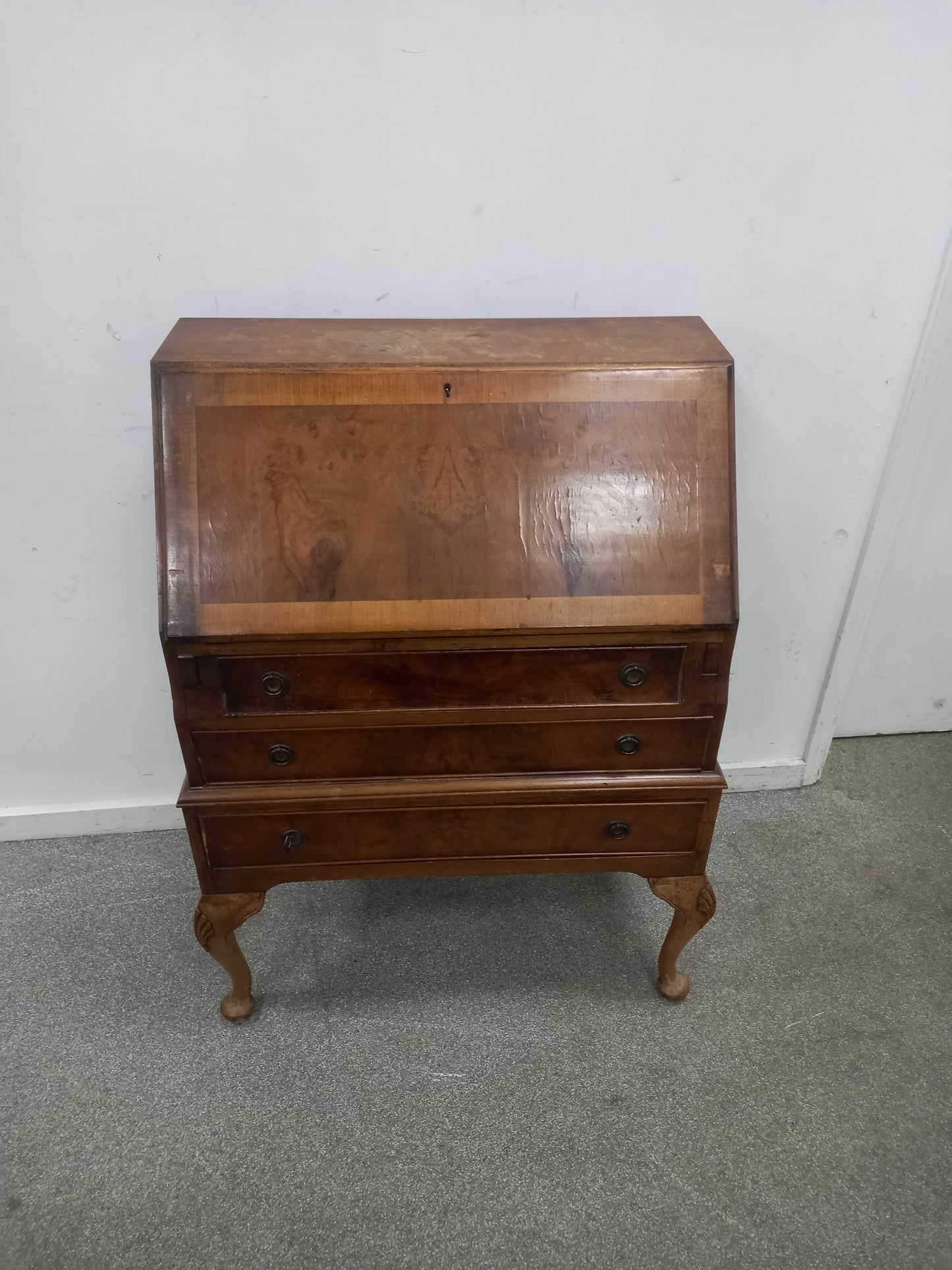 Bureau (270605)