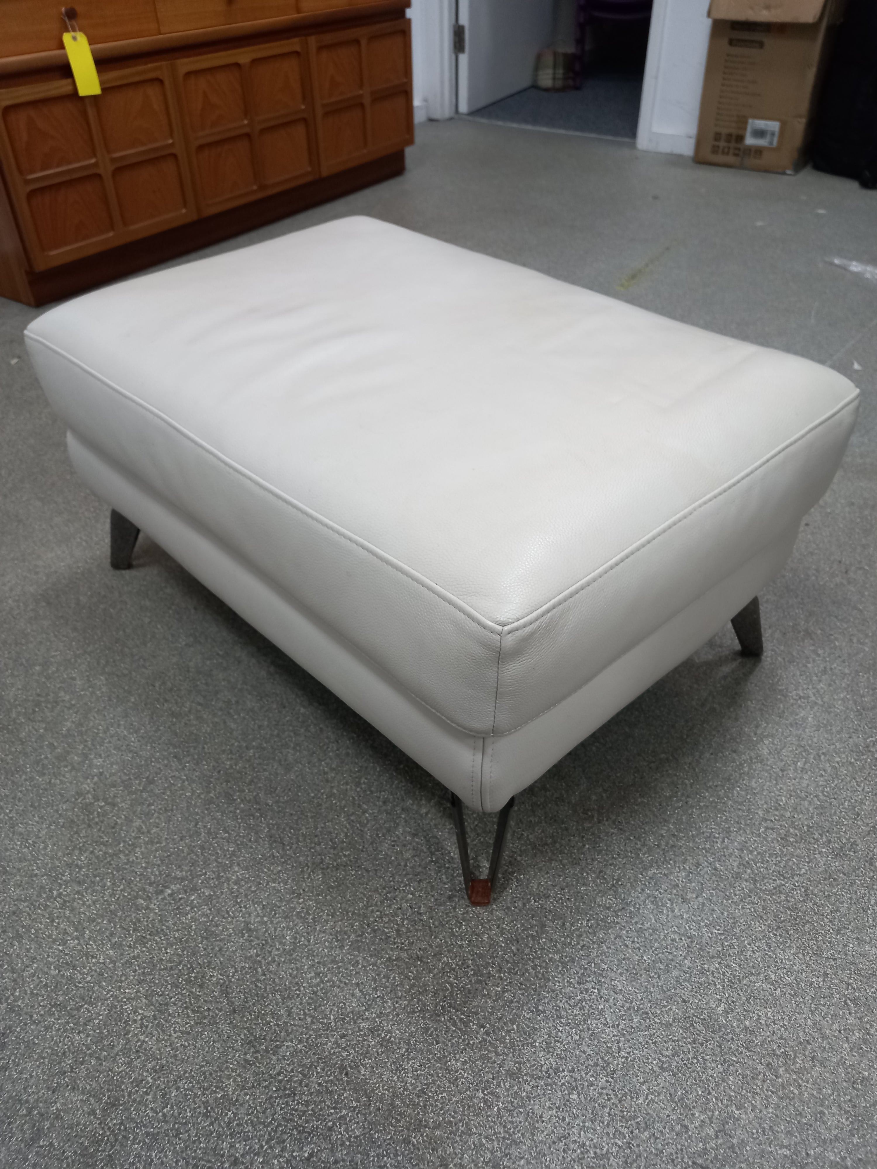 DFS Caldo leather power recliner sofa (08072612)